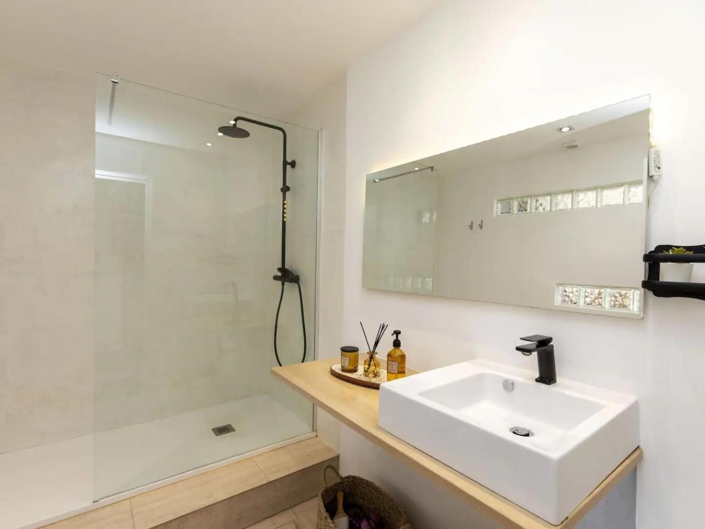 Casa Canyet Con Piscina A Un Paso De Barcelona Y La Playa