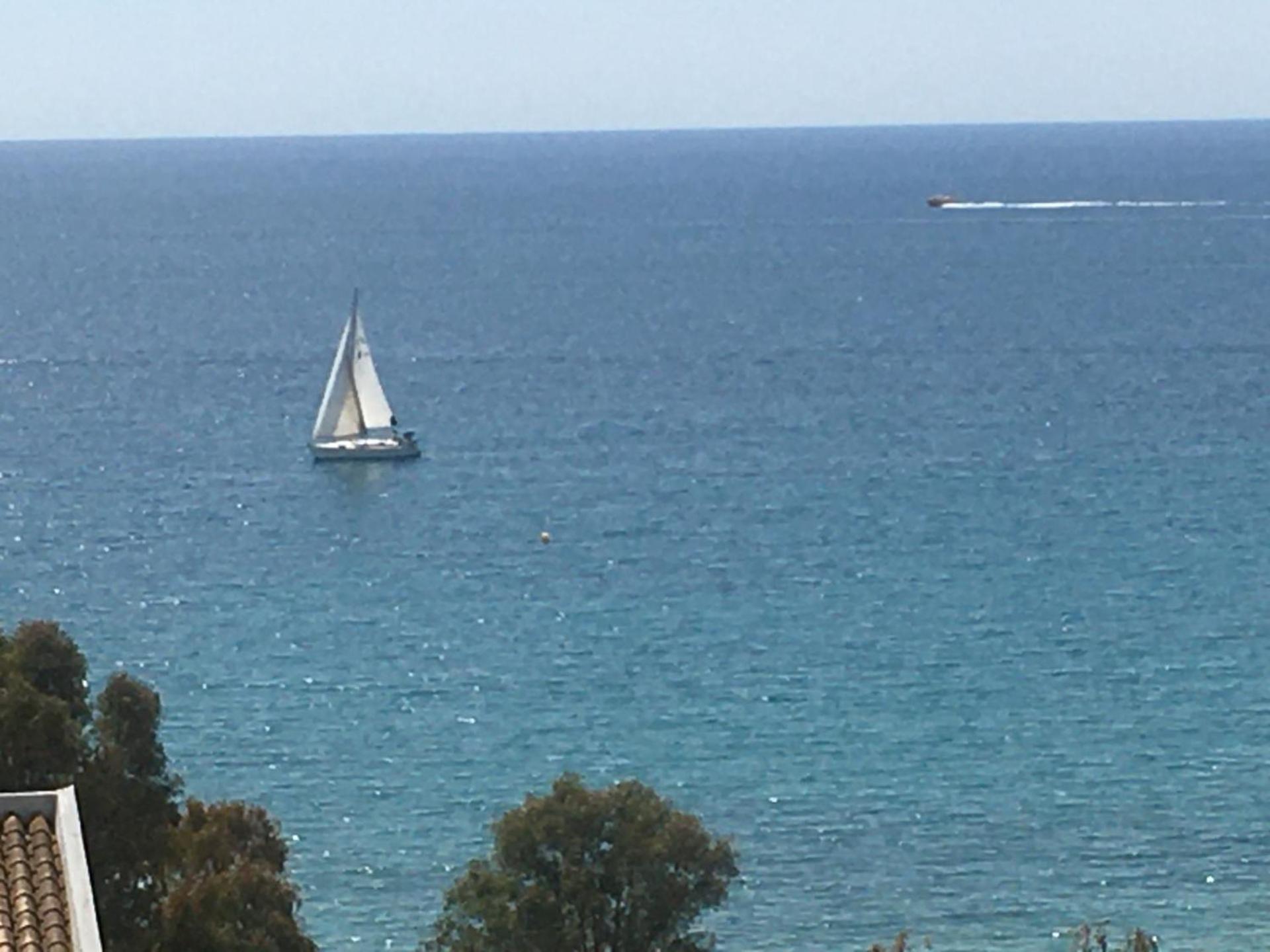 Sea View, Walking Distance! Refurbished 2 Bed, Modern. 20 Min. From Alicante Airport Apartamento