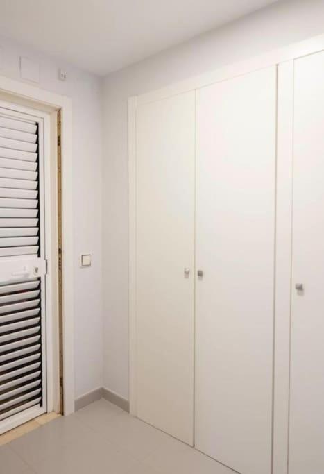 Apt.glassterrace,jacuzzi,1a Lineasea,piscina. Apartment *