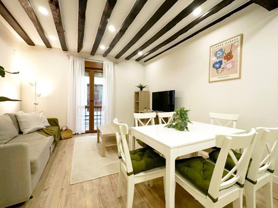 De Diseno En Centro Apartment *