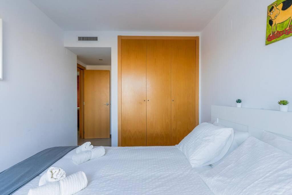 Modern Apartment: Moncofa Beachside Oasis *