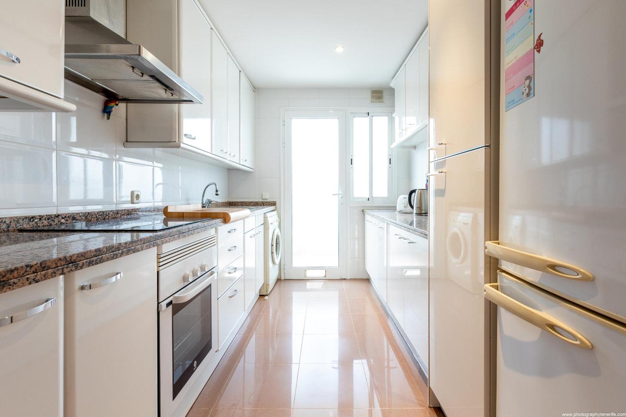 Cristianos 2 Bedroom Quiet Complex 200 Meters From The Ocean Apartamento
