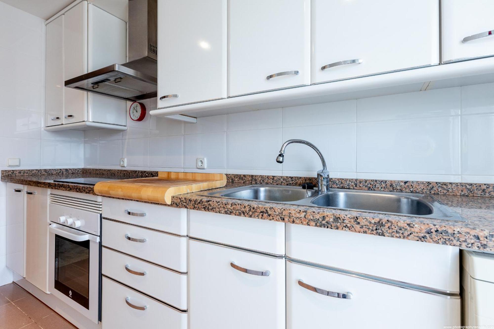 Cristianos 2 Bedroom Quiet Complex 200 Meters From The Ocean *