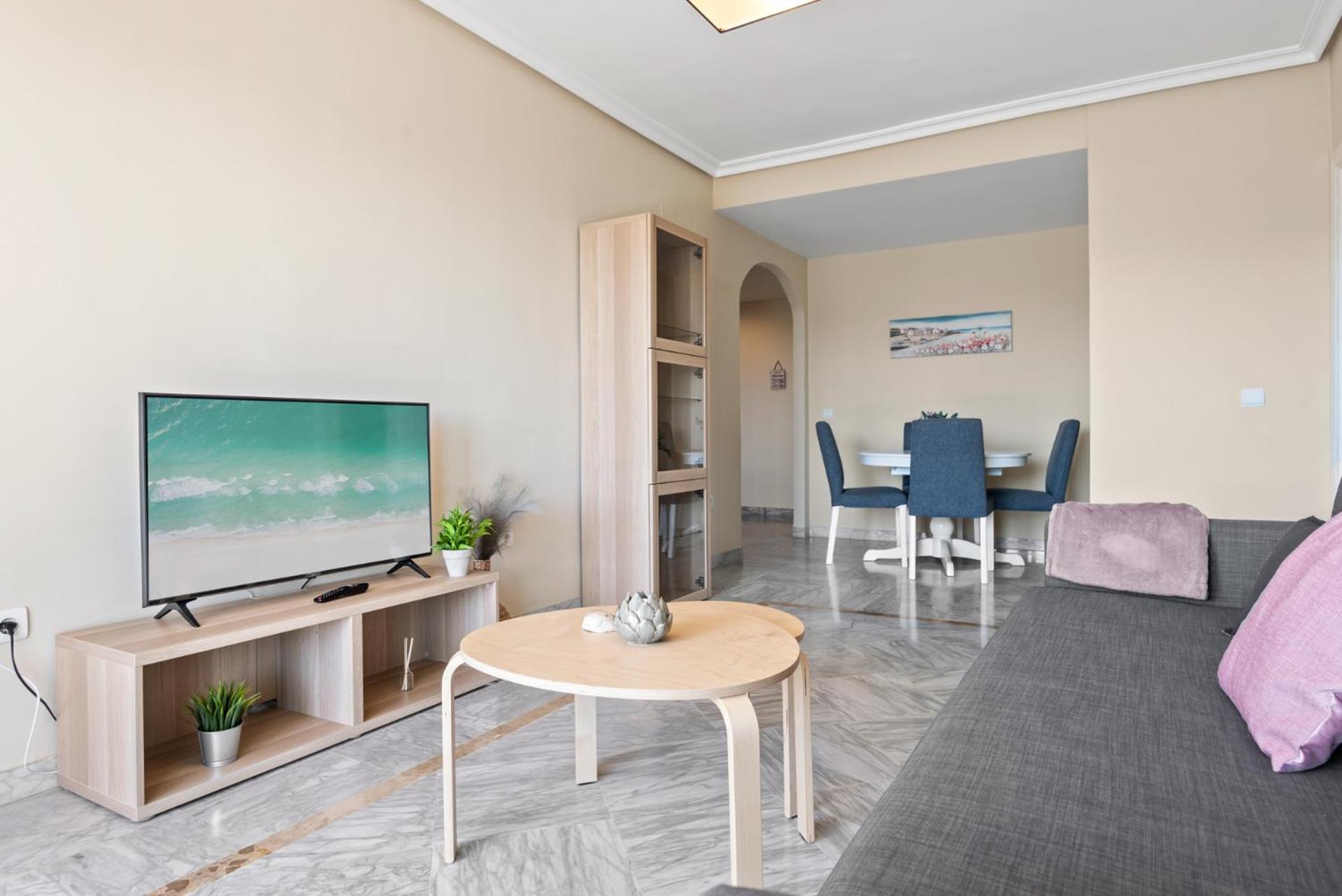 Apartamento Lovely 2-bed 10 Mins Walk From Puerto Banus *
