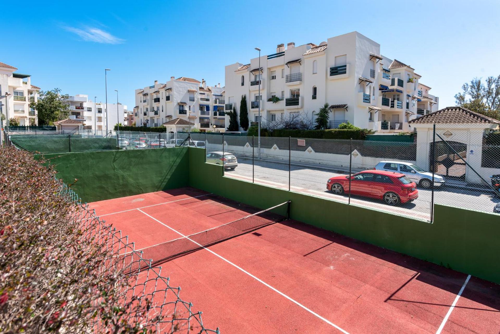 Lovely 2-bed 10 Mins Walk From Puerto Banus Apartamento *