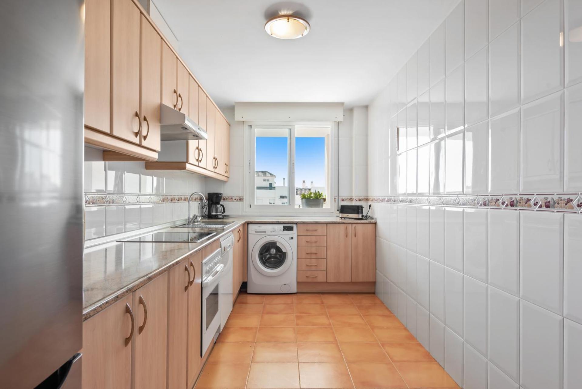 Apartamento Lovely 2-bed 10 Mins Walk From Puerto Banus *