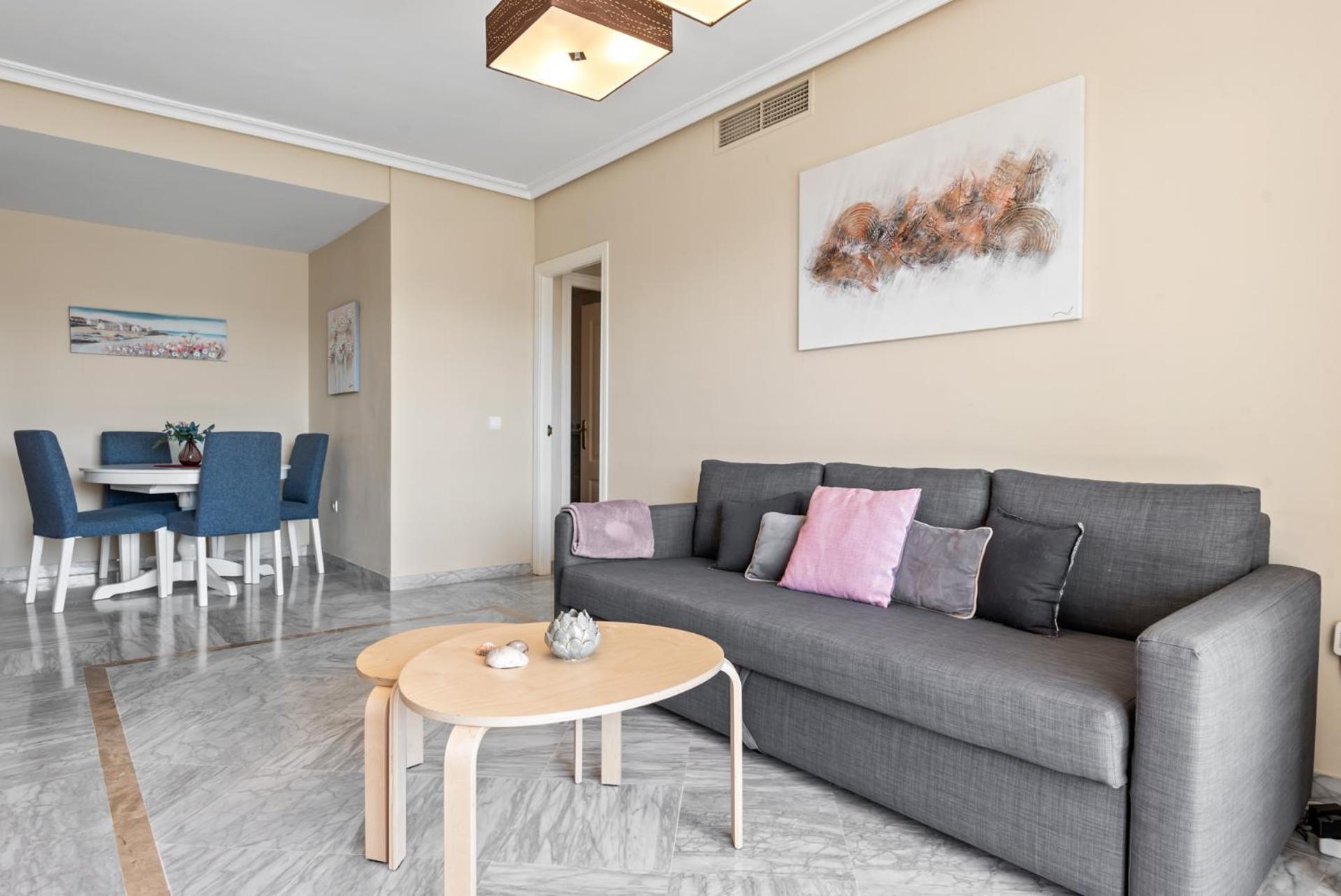 Apartamento Lovely 2-bed 10 Mins Walk From Puerto Banus Marbella