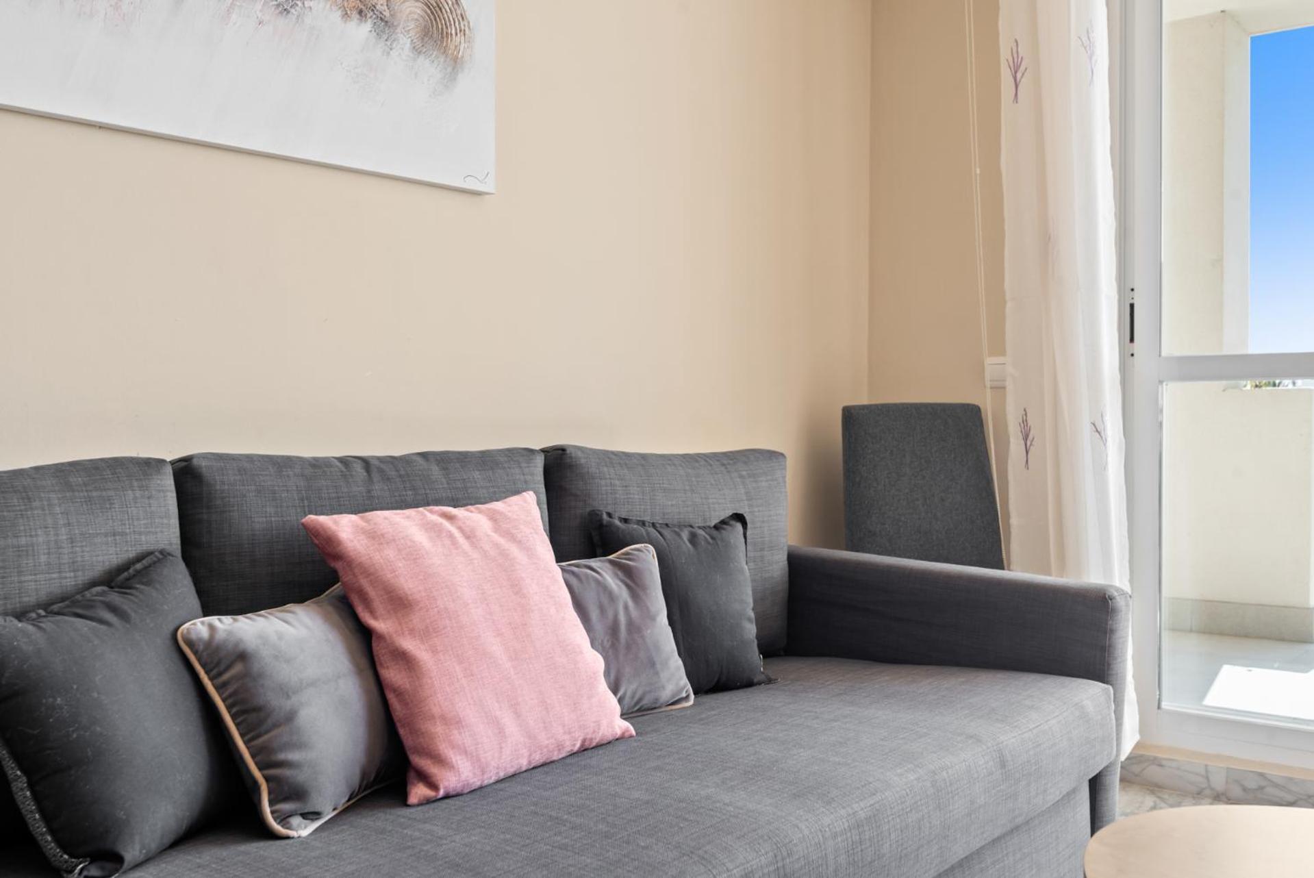 Apartamento Lovely 2-bed 10 Mins Walk From Puerto Banus Marbella