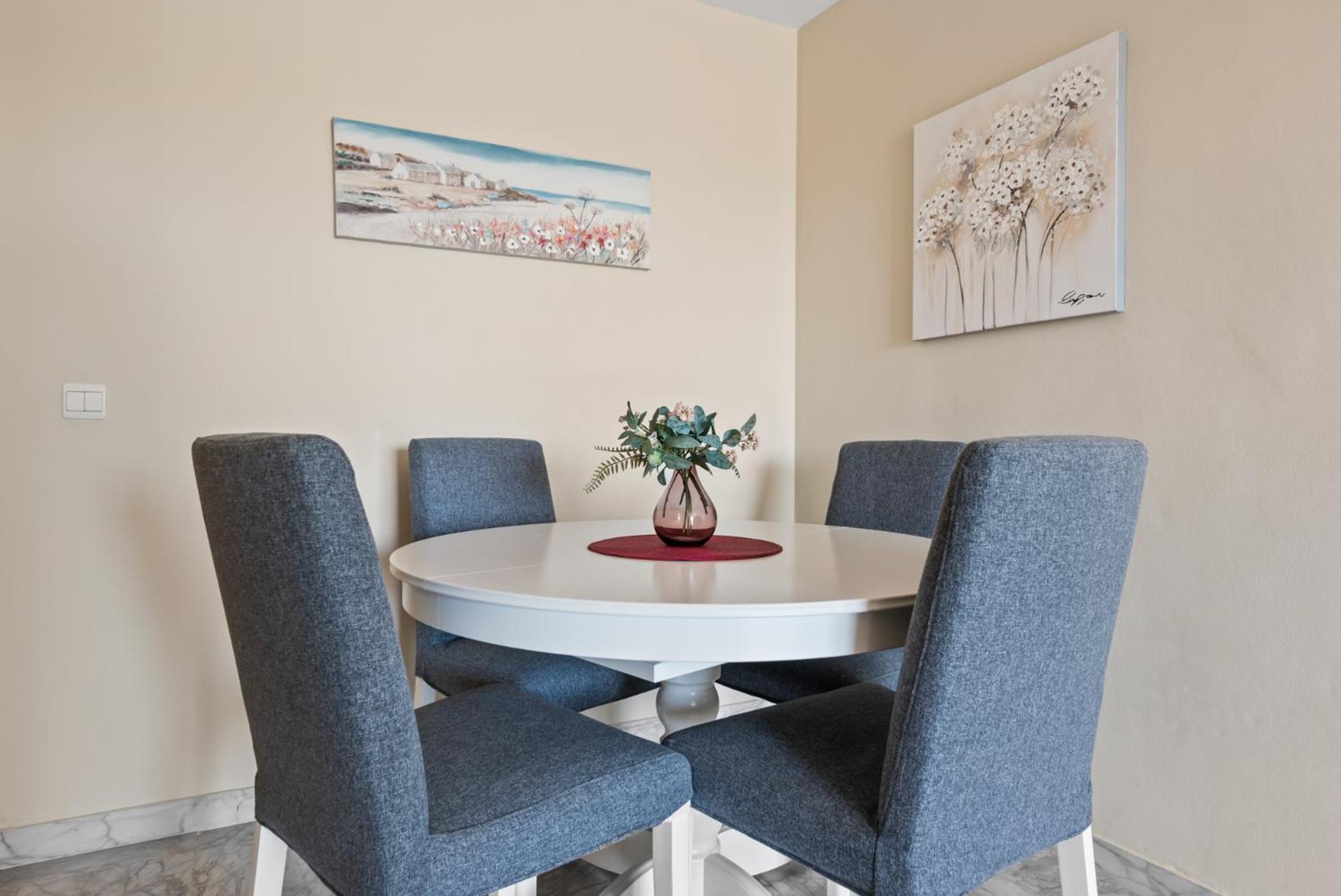 Apartamento Lovely 2-bed 10 Mins Walk From Puerto Banus *