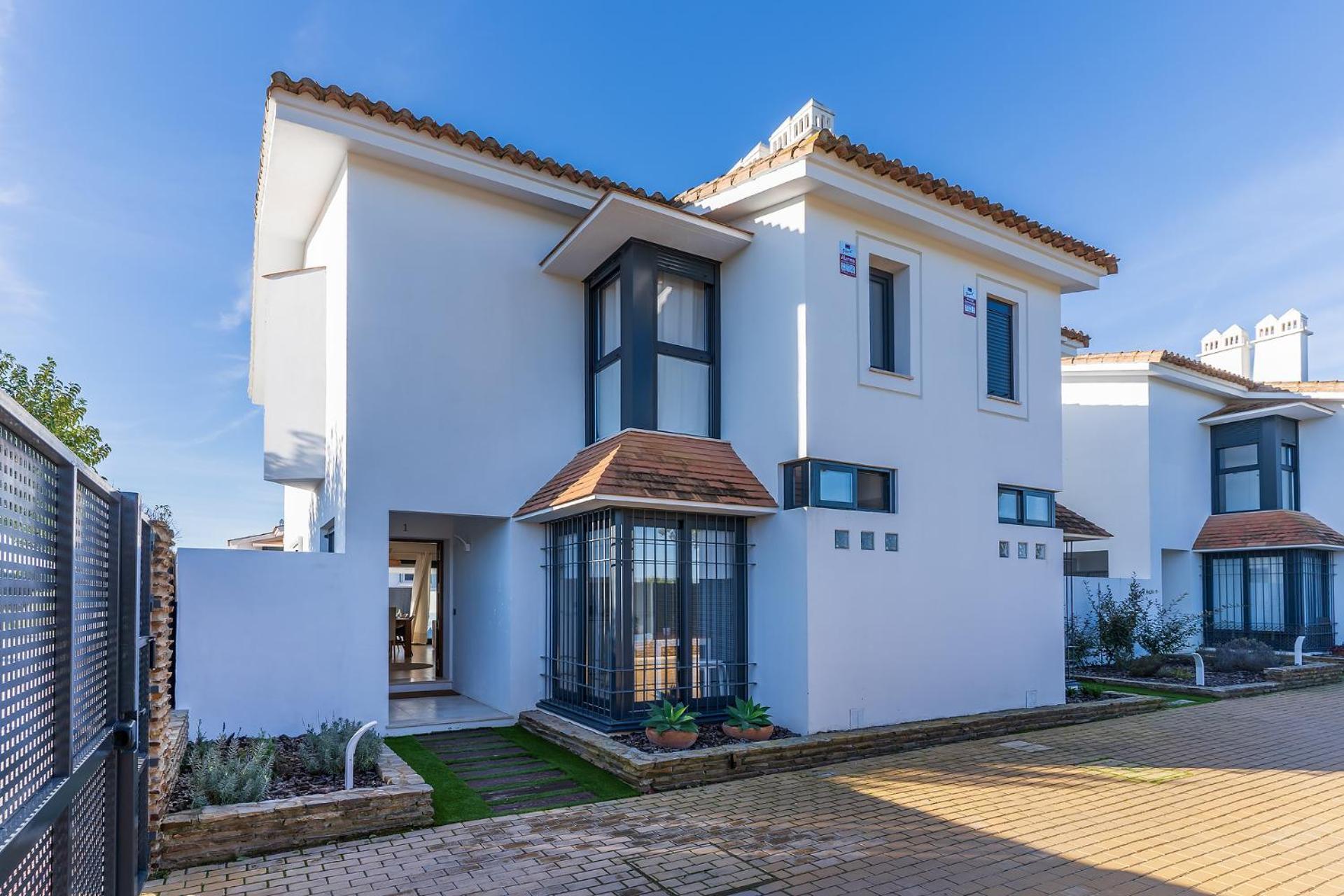 Holiday home Pareado Con Piscina En *