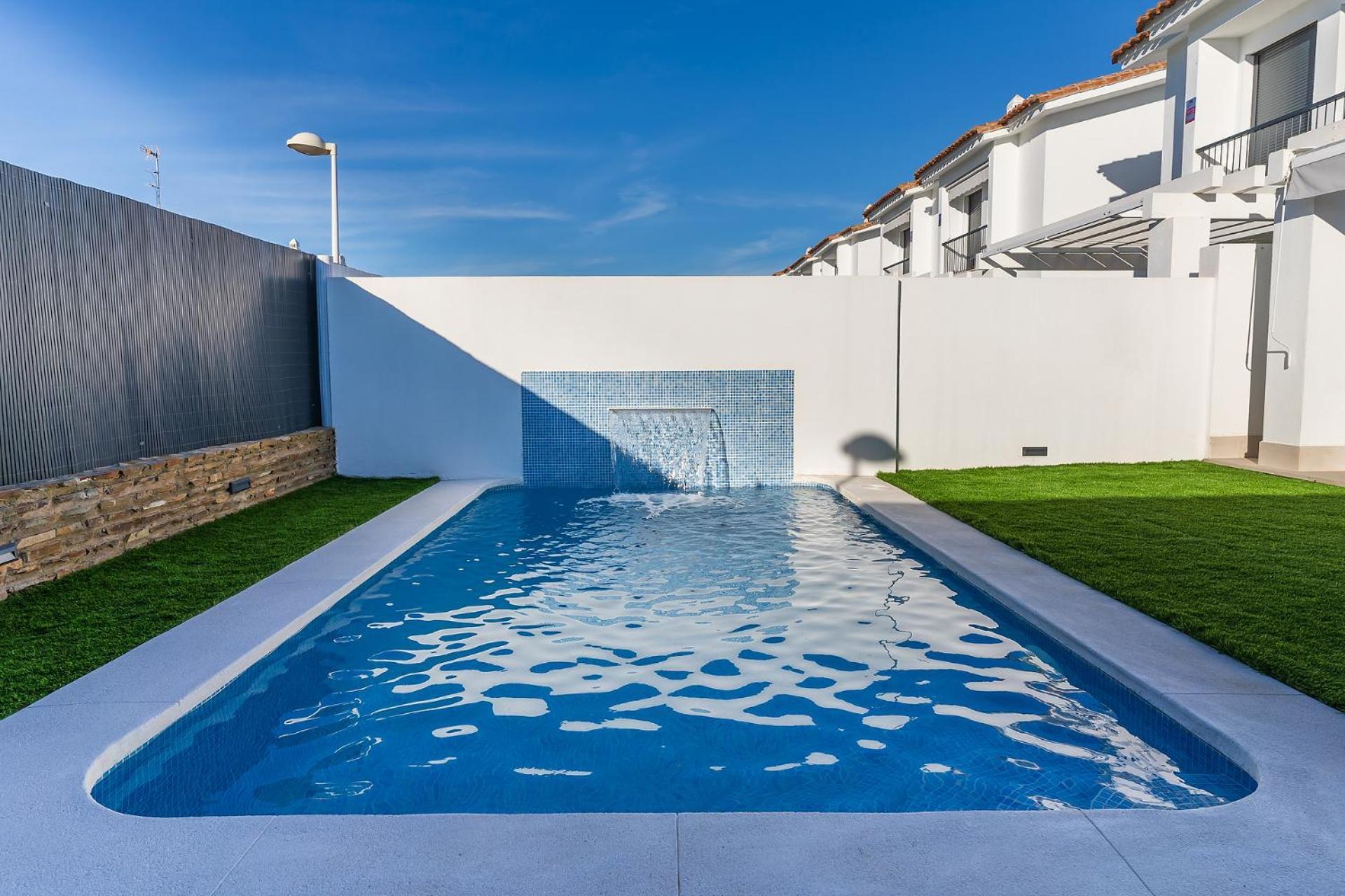 Pareado Con Piscina En Holiday home