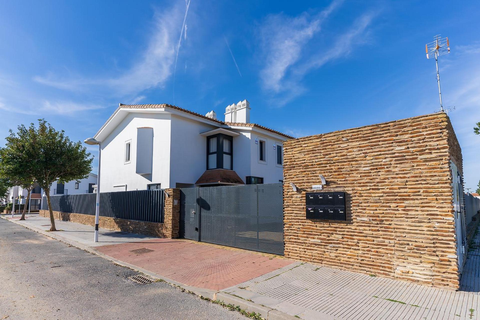 Pareado Con Piscina En Holiday home