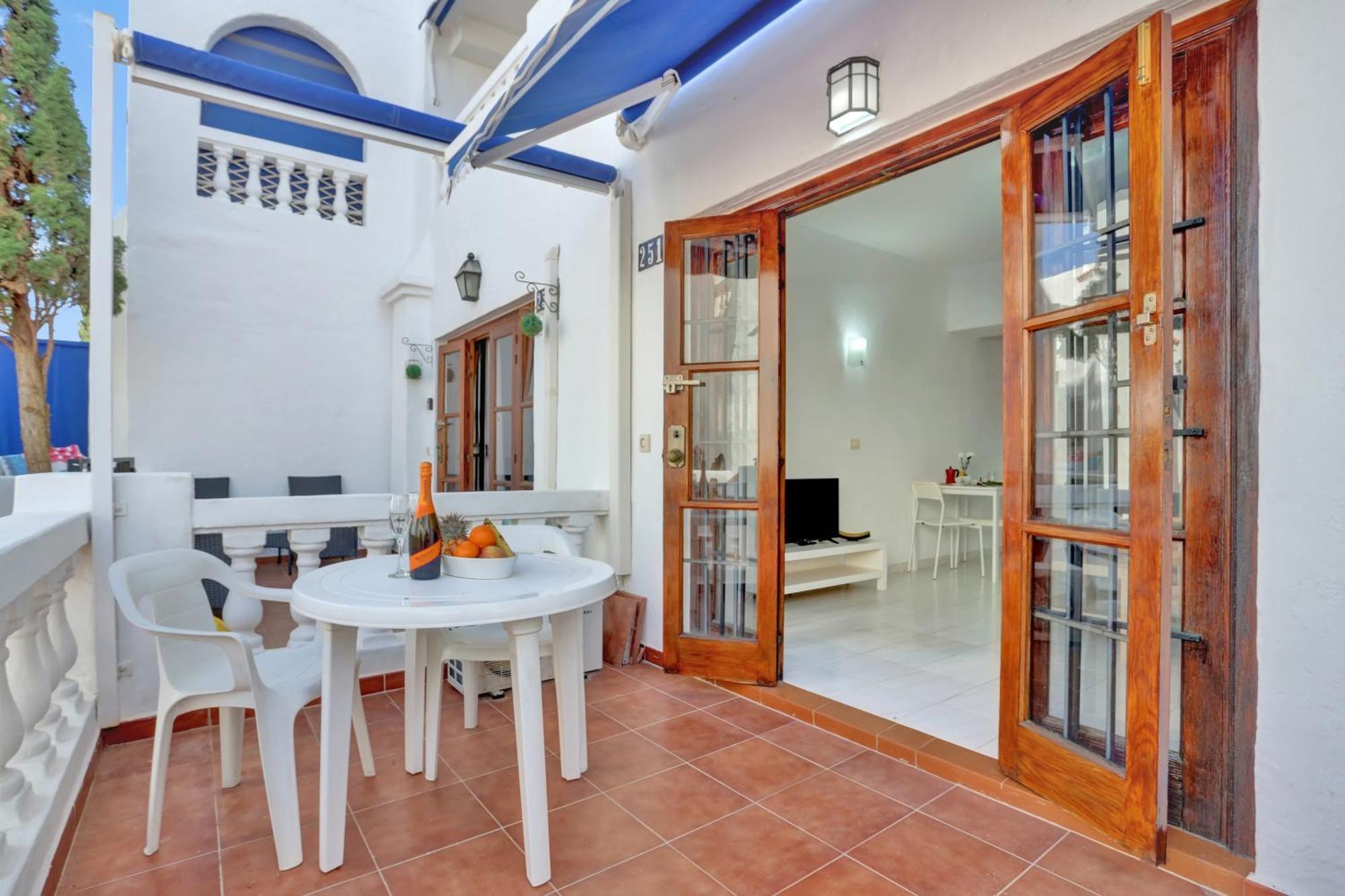 Relaxing Studio, Los Cristianos, Heated Pool, Air Con Los Cristianos (Tenerife)