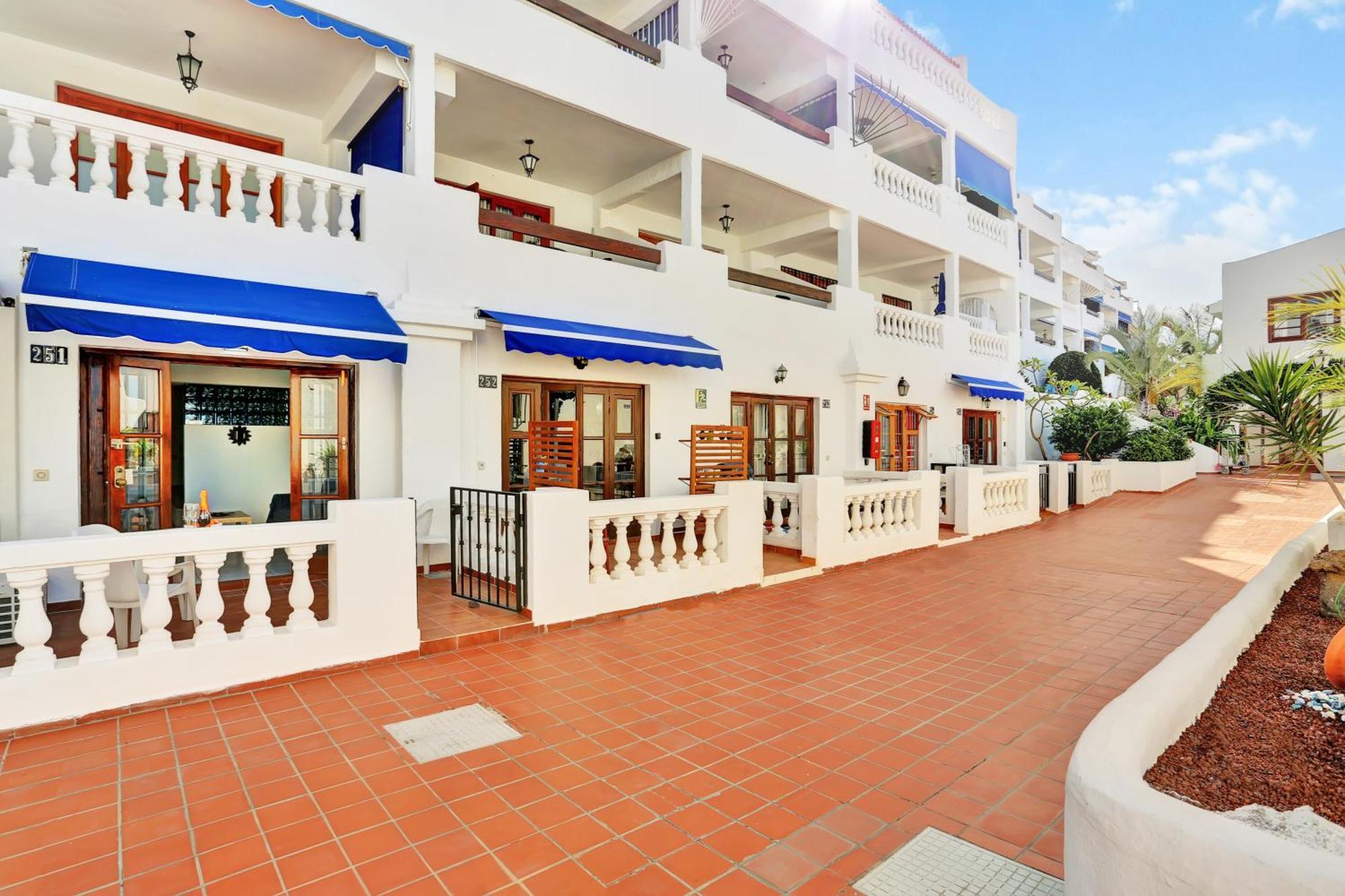 Relaxing Studio, Los Cristianos, Heated Pool, Air Con
