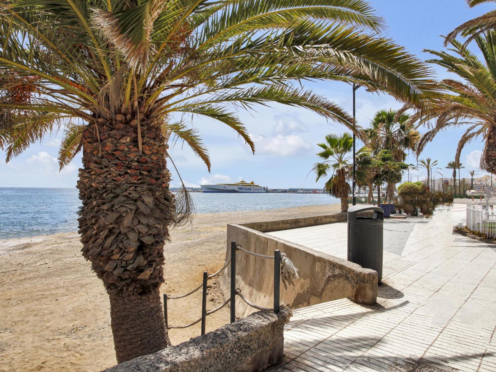Relaxing Studio, Los Cristianos, Heated Pool, Air Con Los Cristianos (Tenerife)