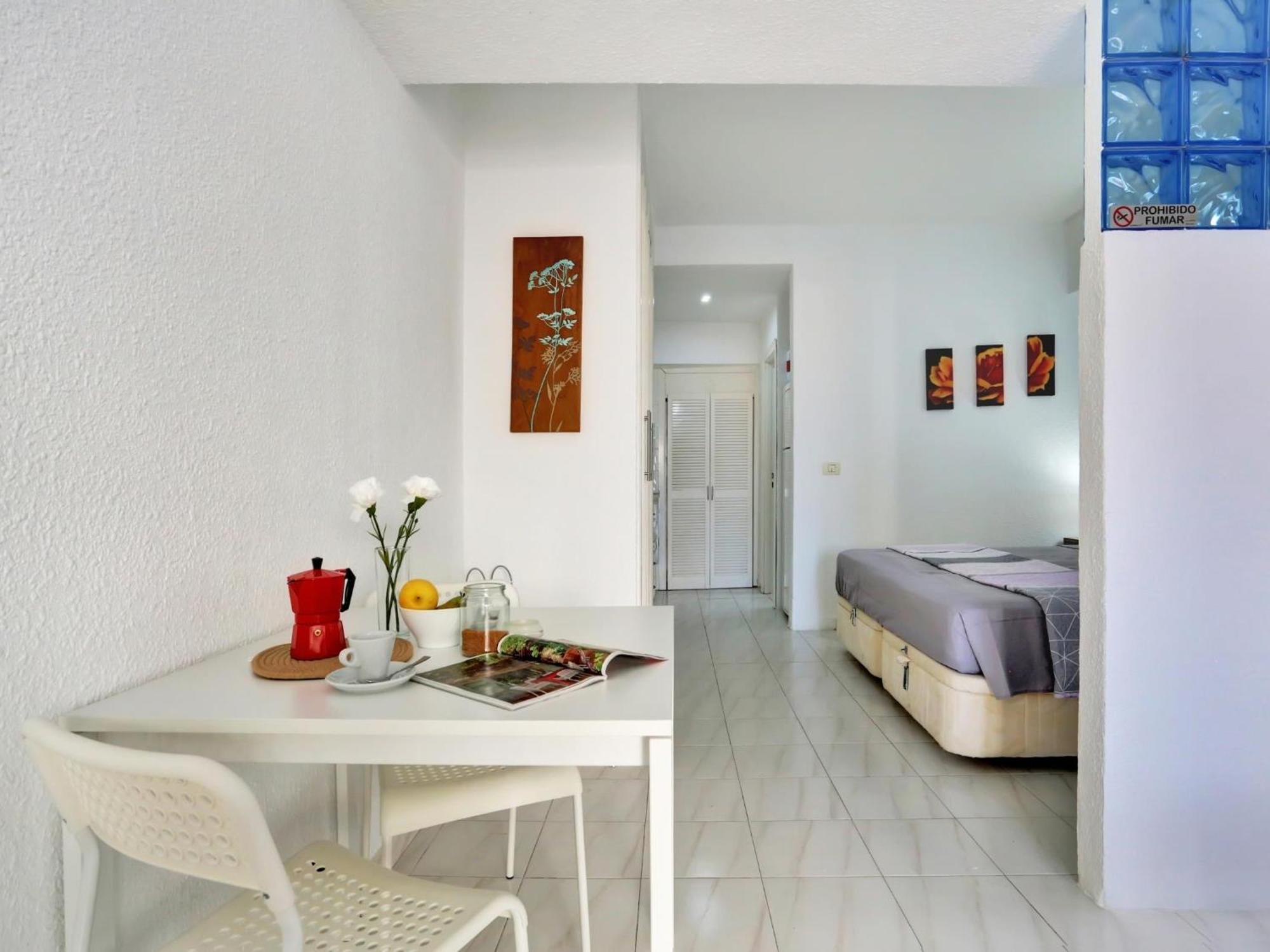 Relaxing Studio, Los Cristianos, Heated Pool, Air Con Apartment Los Cristianos (Tenerife)