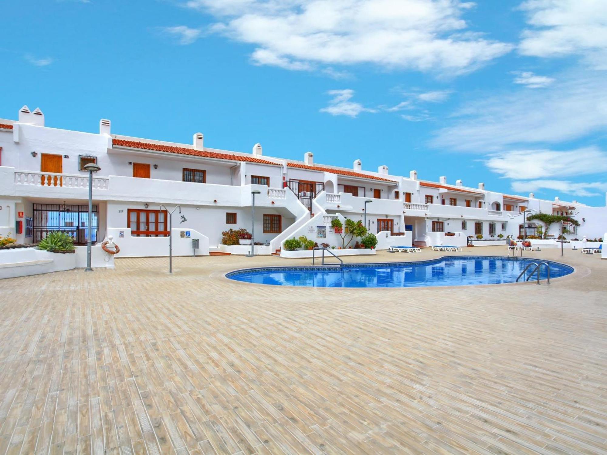 Apartment Relaxing Studio, Los Cristianos, Heated Pool, Air Con *