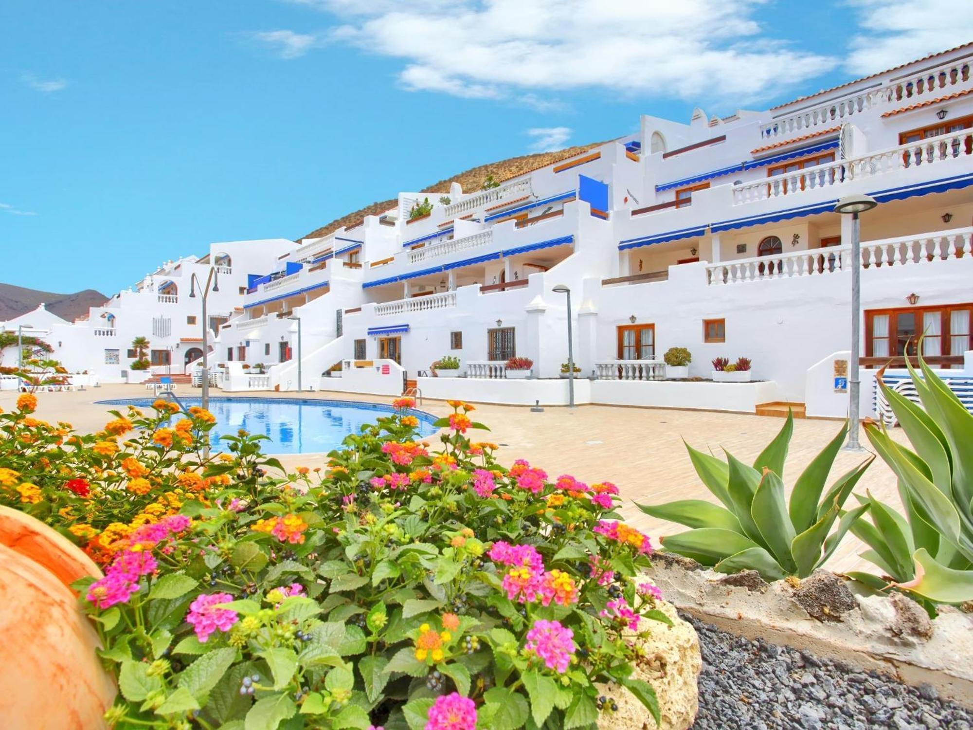 Relaxing Studio, Los Cristianos, Heated Pool, Air Con * Los Cristianos (Tenerife)