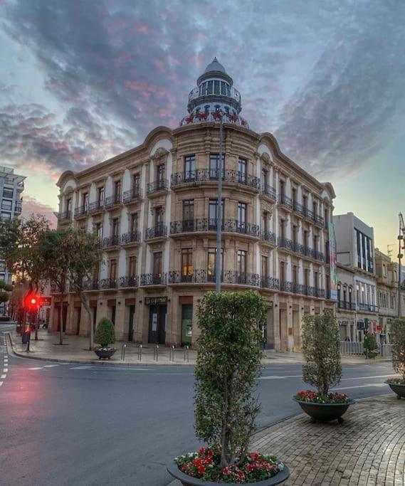 Magnifico Apto. Pleno Centro Almeria