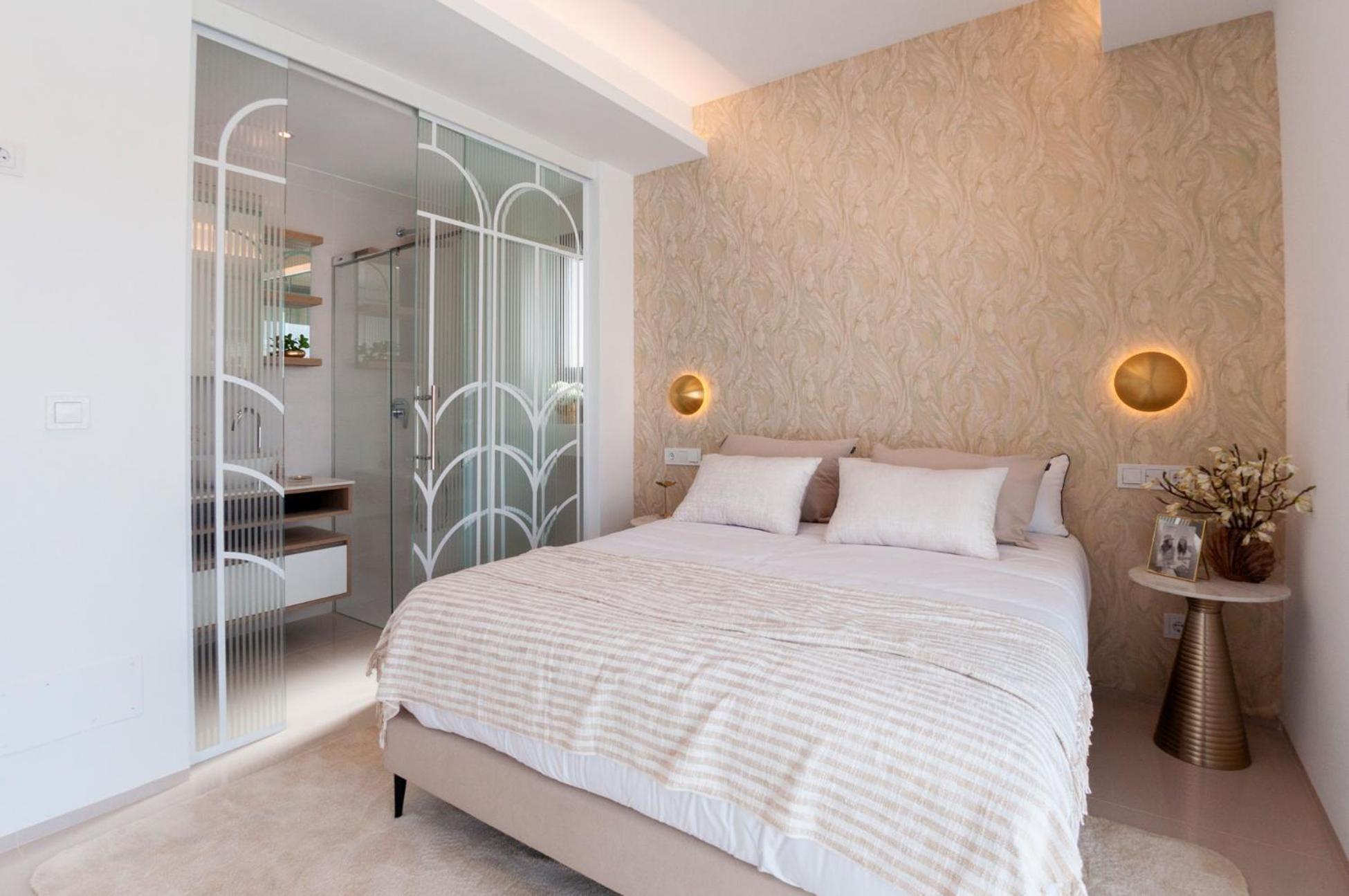 De Sol In Alcazares With 4 Bedrooms, Private Swimming Pool, Sauna And Jacuzzi. Villa