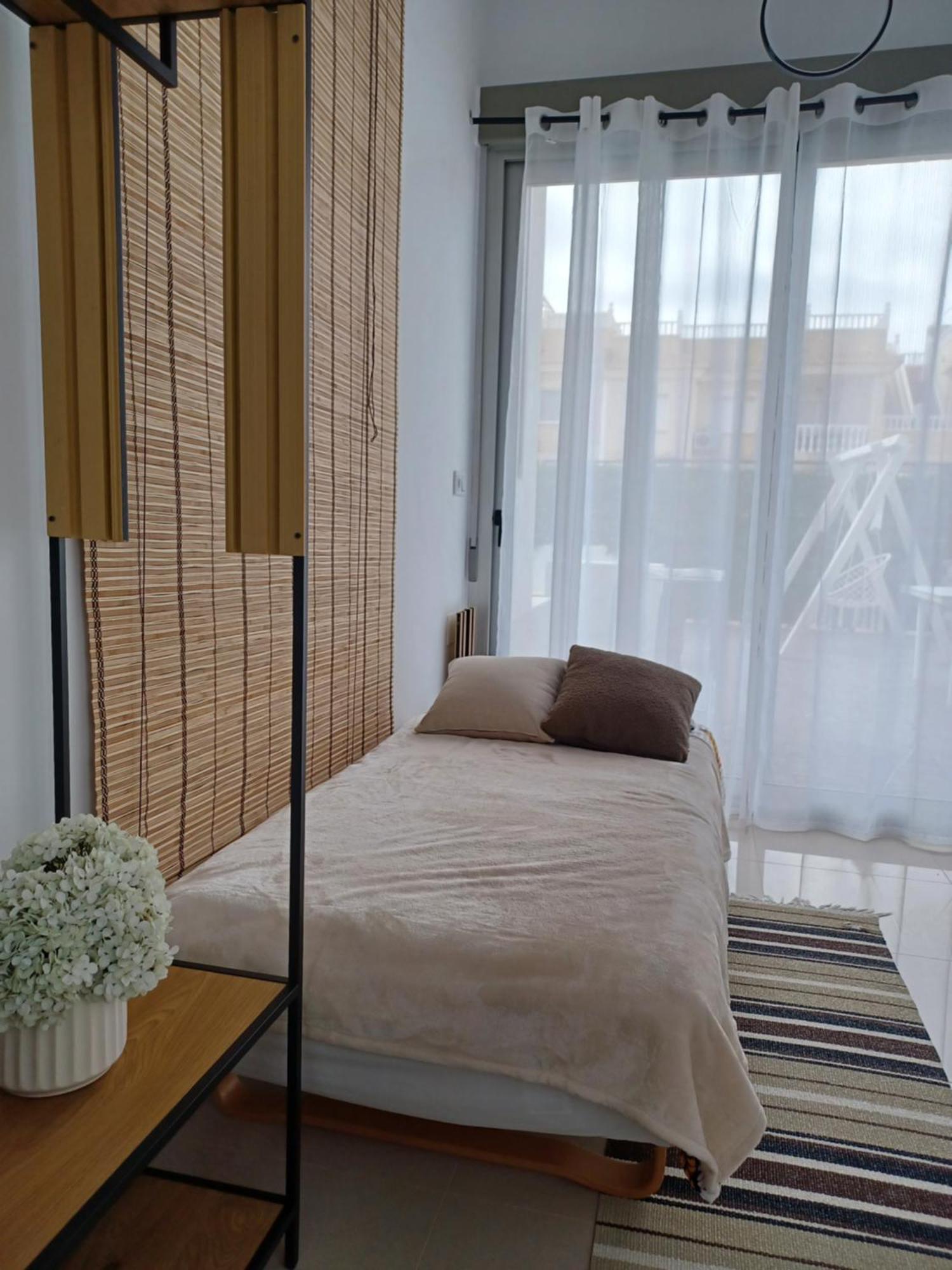 Villa De Sol In Alcazares With 4 Bedrooms, Private Swimming Pool, Sauna And Jacuzzi.