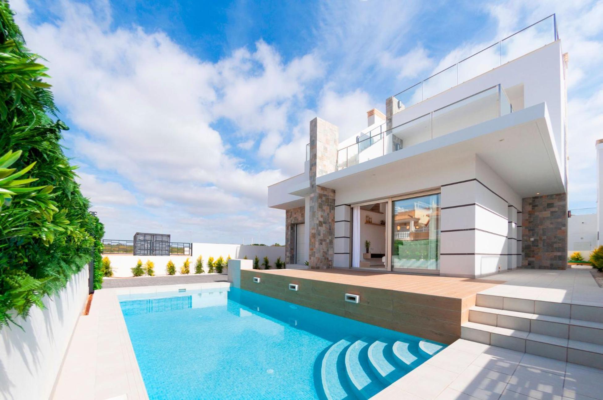 De Sol In Alcazares With 4 Bedrooms, Private Swimming Pool, Sauna And Jacuzzi. Villa *