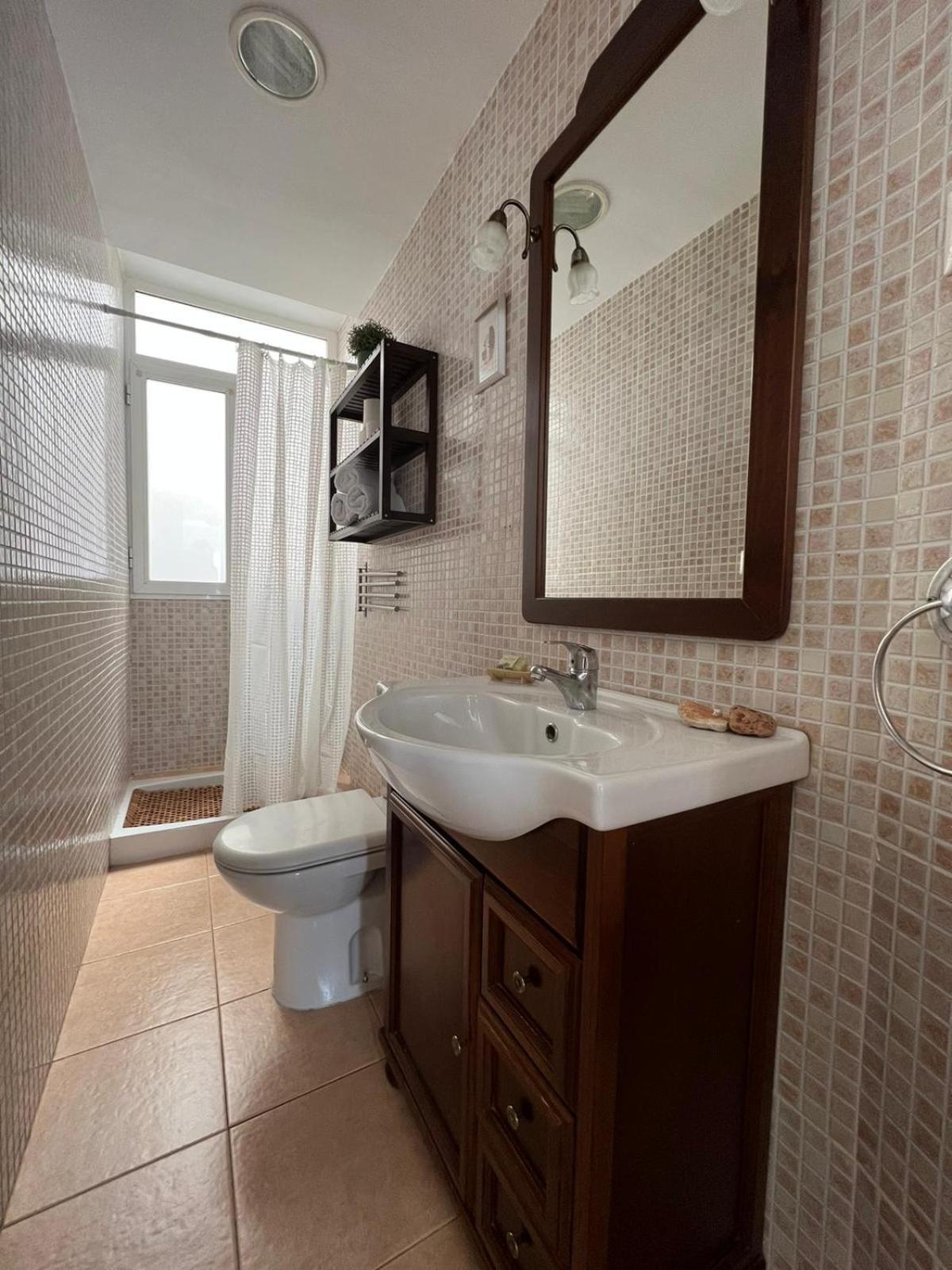Happy House Apartment *