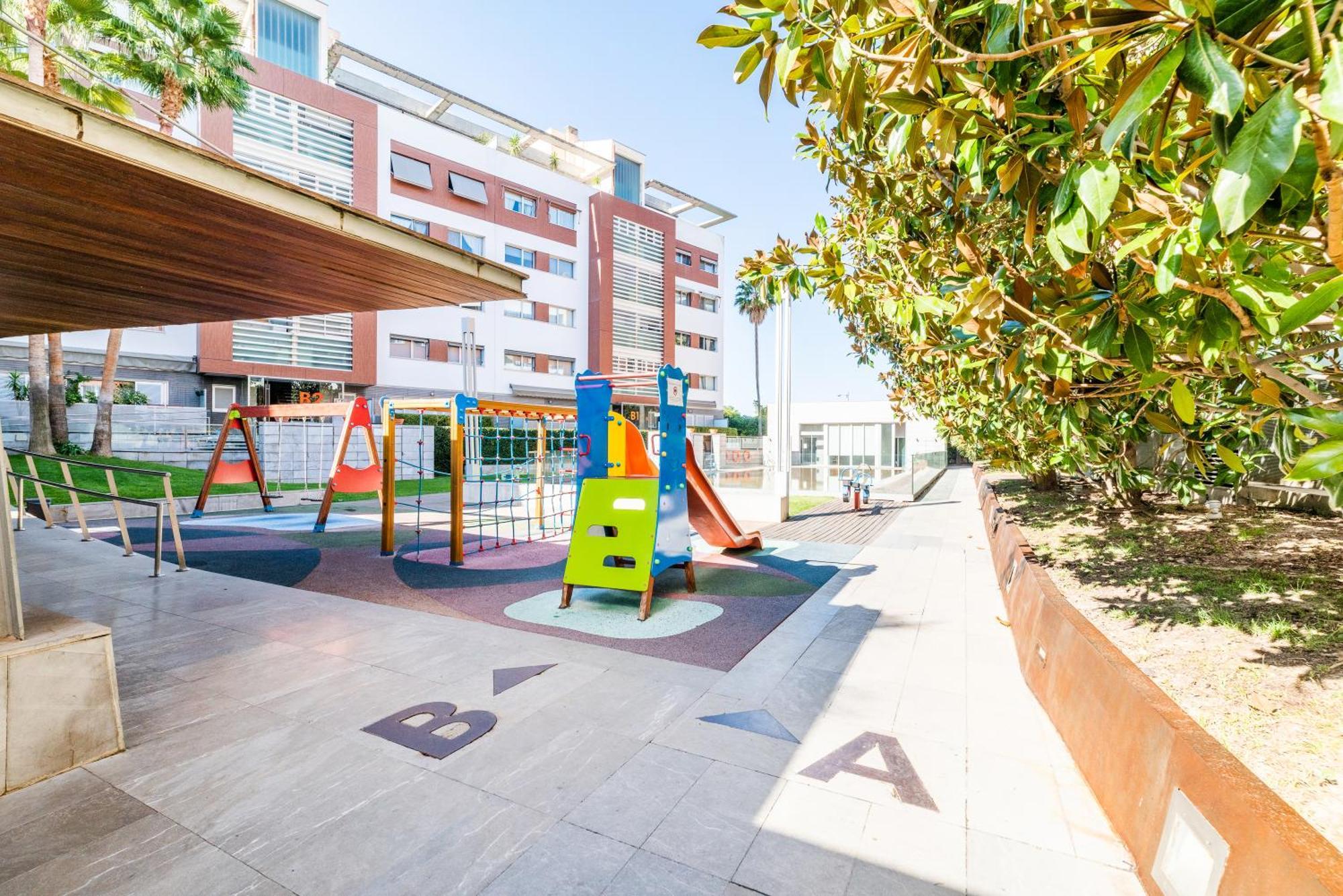 Apartamento Tuguest Avenida De La Investigacion - Free Parking Granada