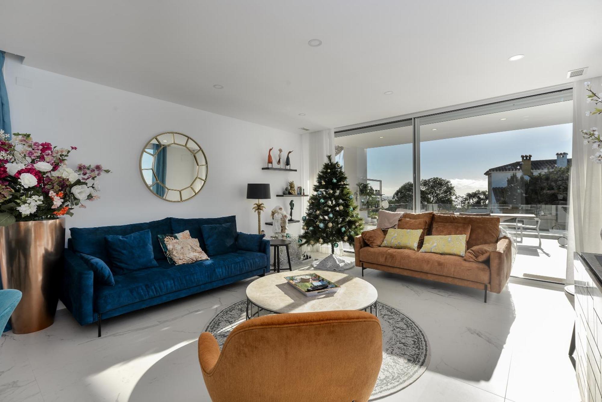 Luxurious Moga Overlooking The Sea And Gibraltar Villa