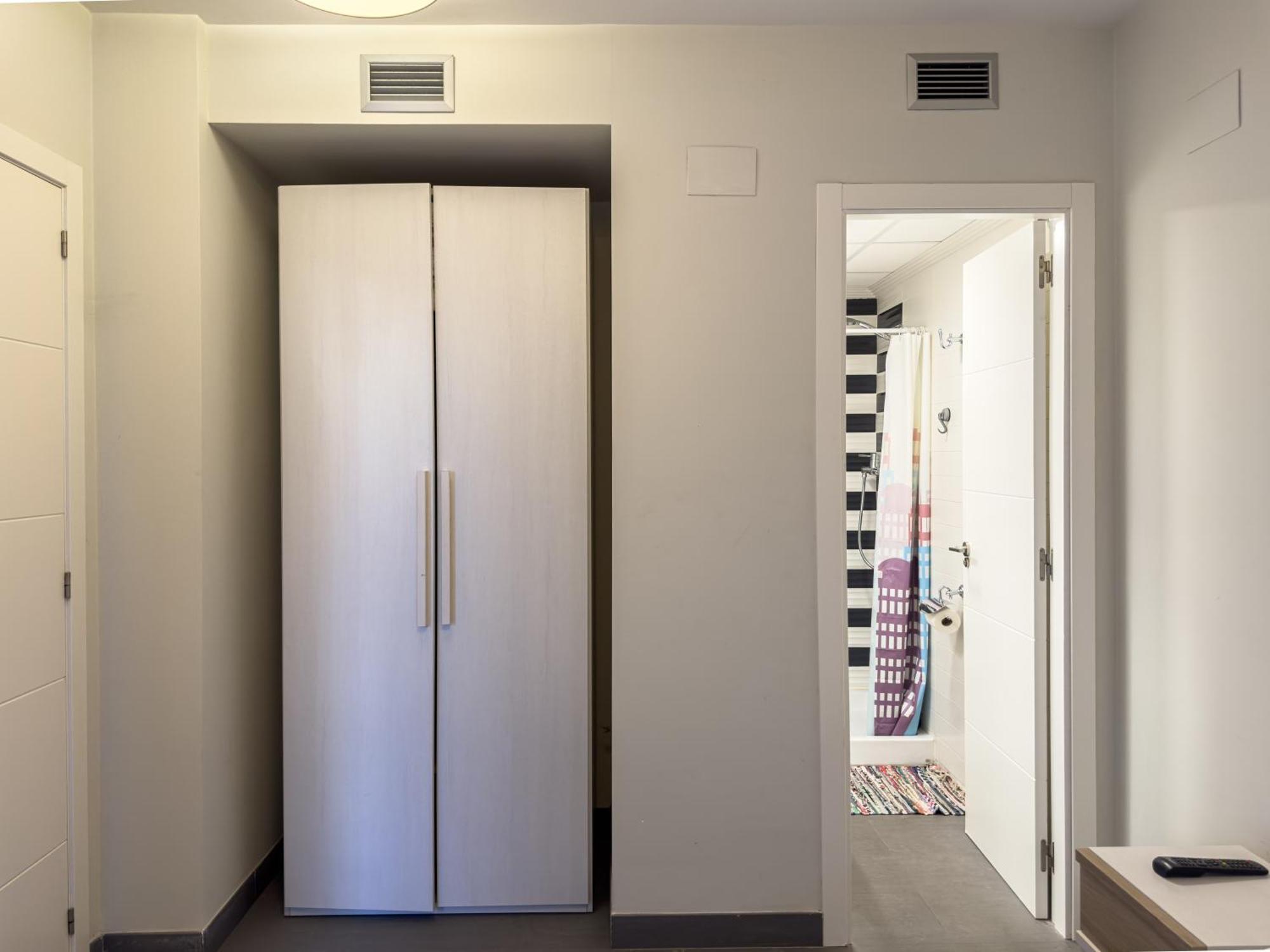 Apartamento Con Jardín En Primera Linea De Playa Con Parking Y Piscina *