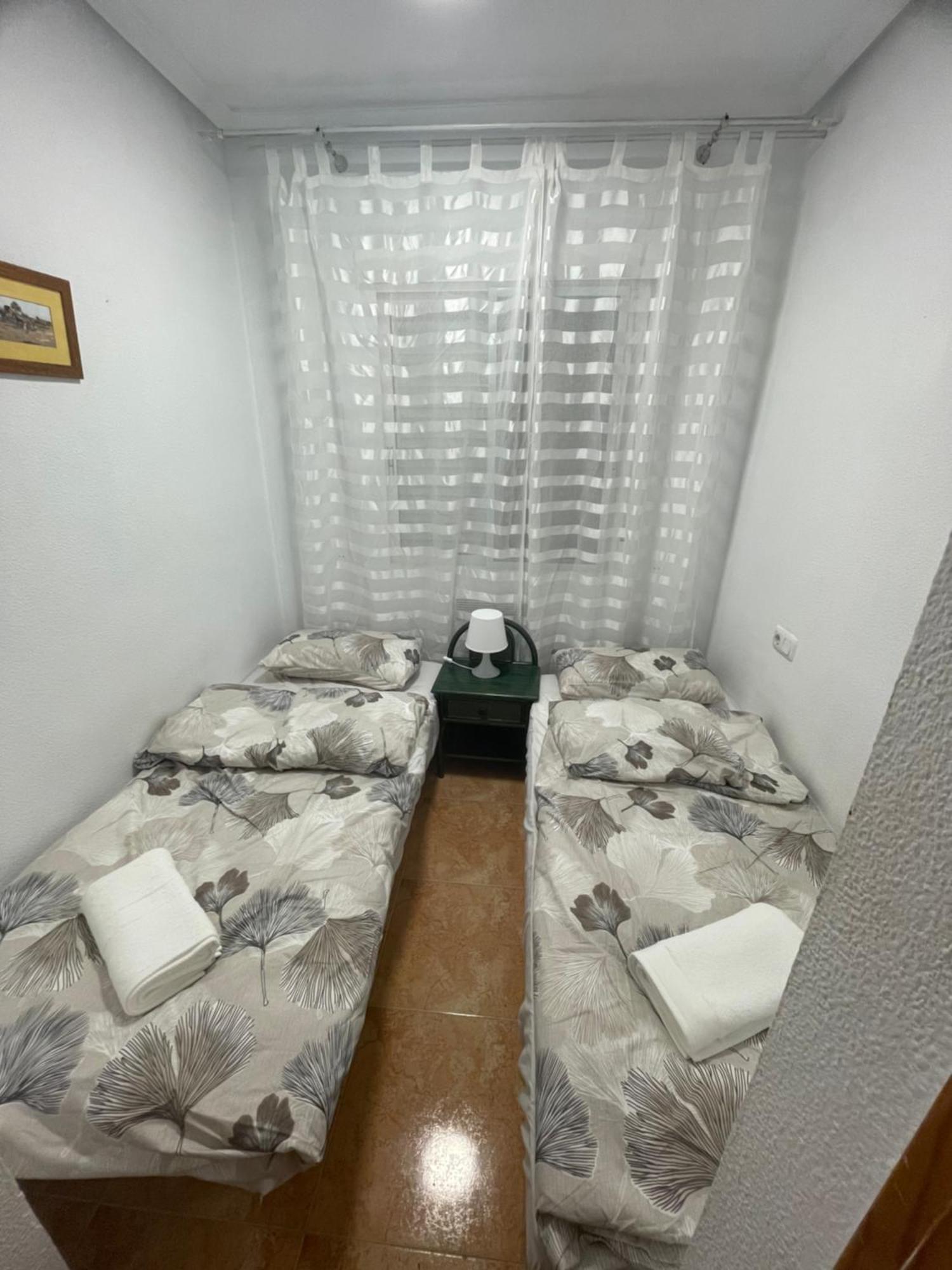 Almuden's Apartment, High-speed Free Wifi, 250m To Beach, The Center Of Apartment