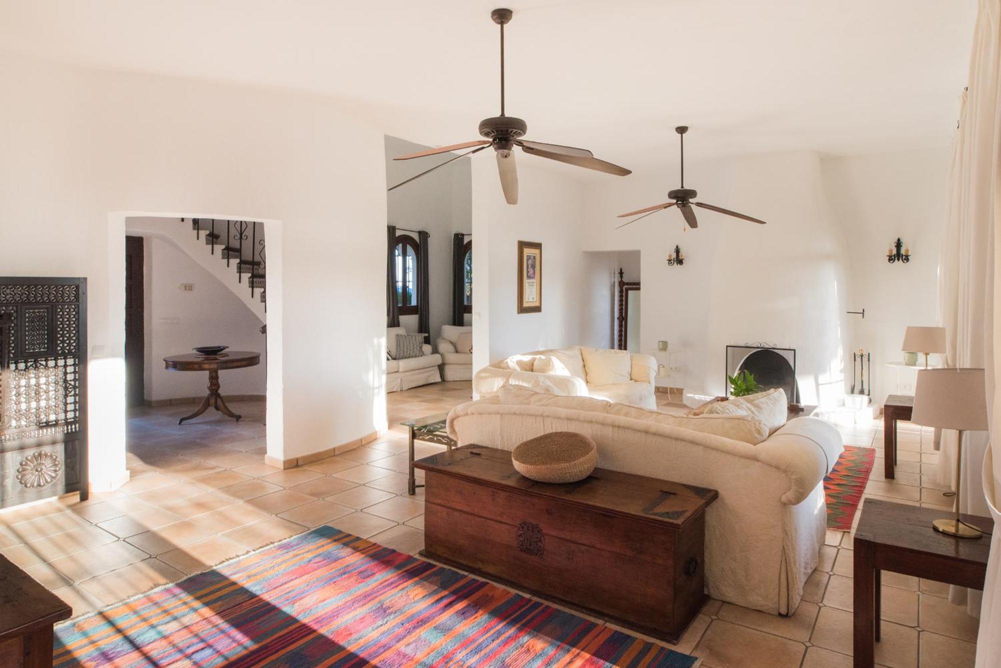 Luxury El Toril - With Heated Pool & Scenic Views