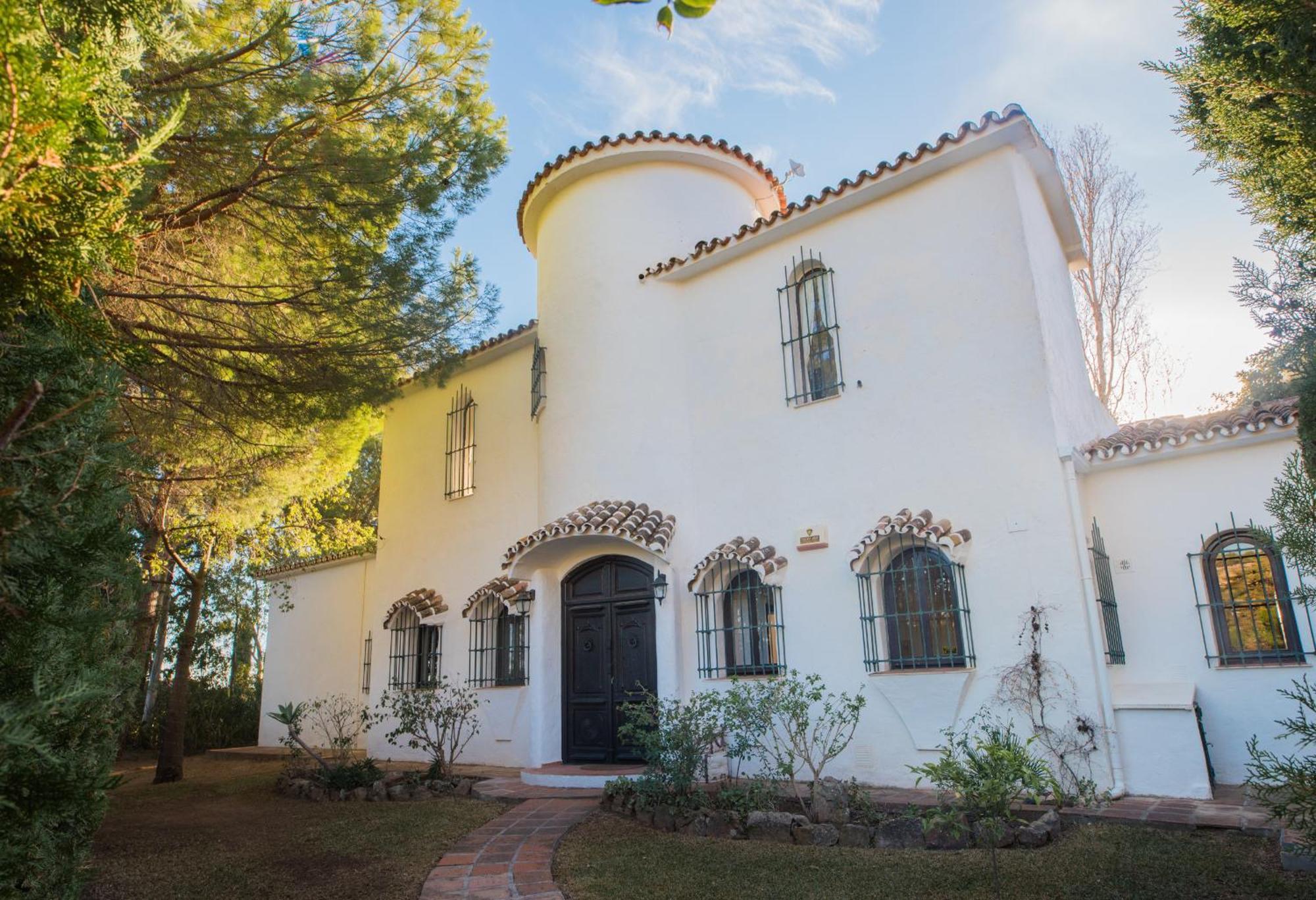 Villa Luxury El Toril - With Heated Pool & Scenic Views Mijas