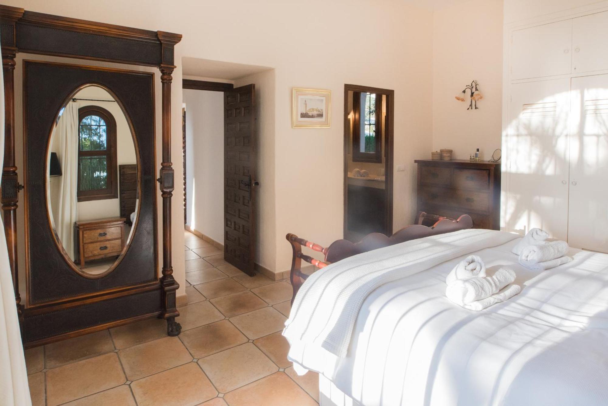 Villa Luxury El Toril - With Heated Pool & Scenic Views