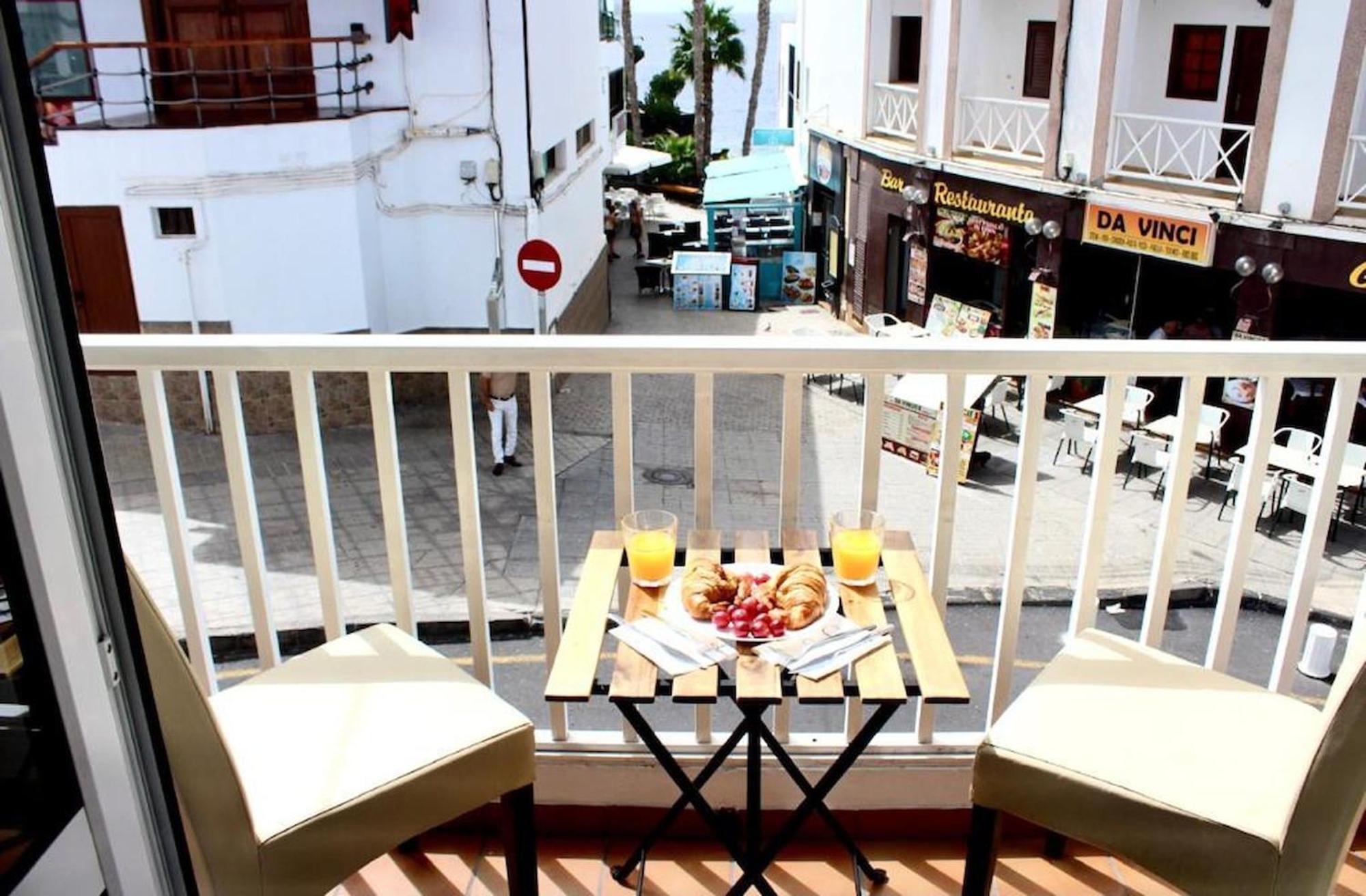Ancla Ii Old Town & Playa Chica Apartment