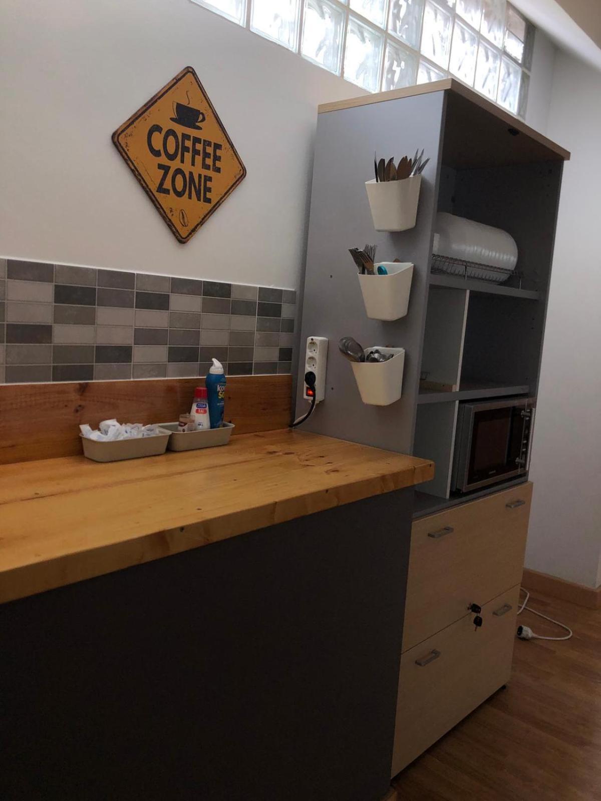 Urban Rest Zone And Coworking Luxury tent *