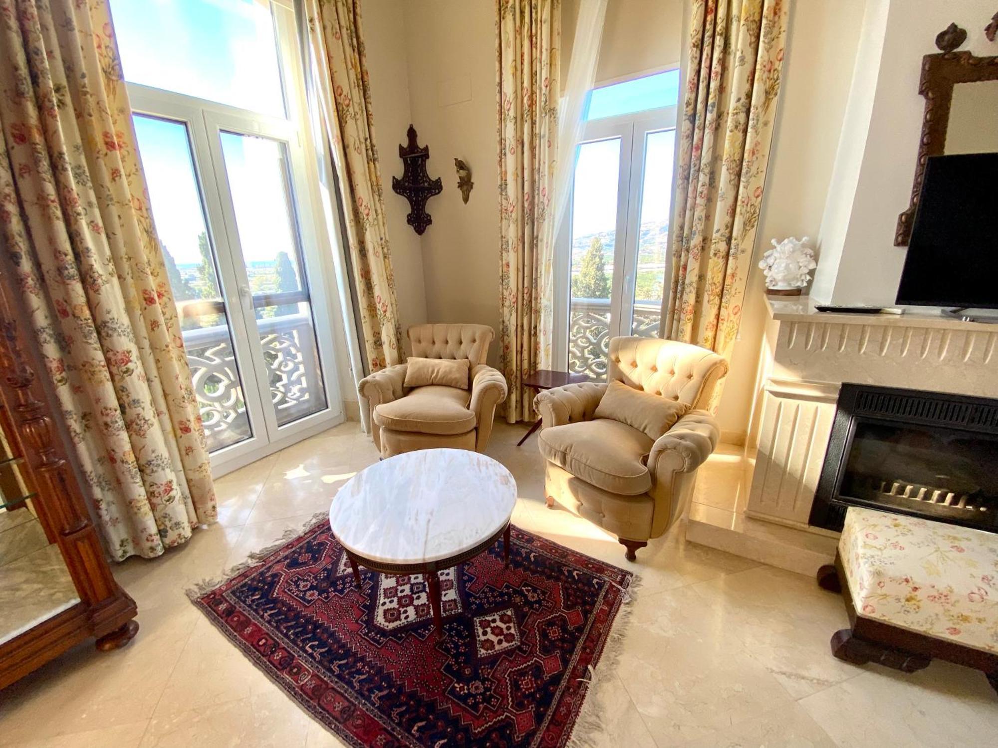 Guest house Casa De Bates 3*