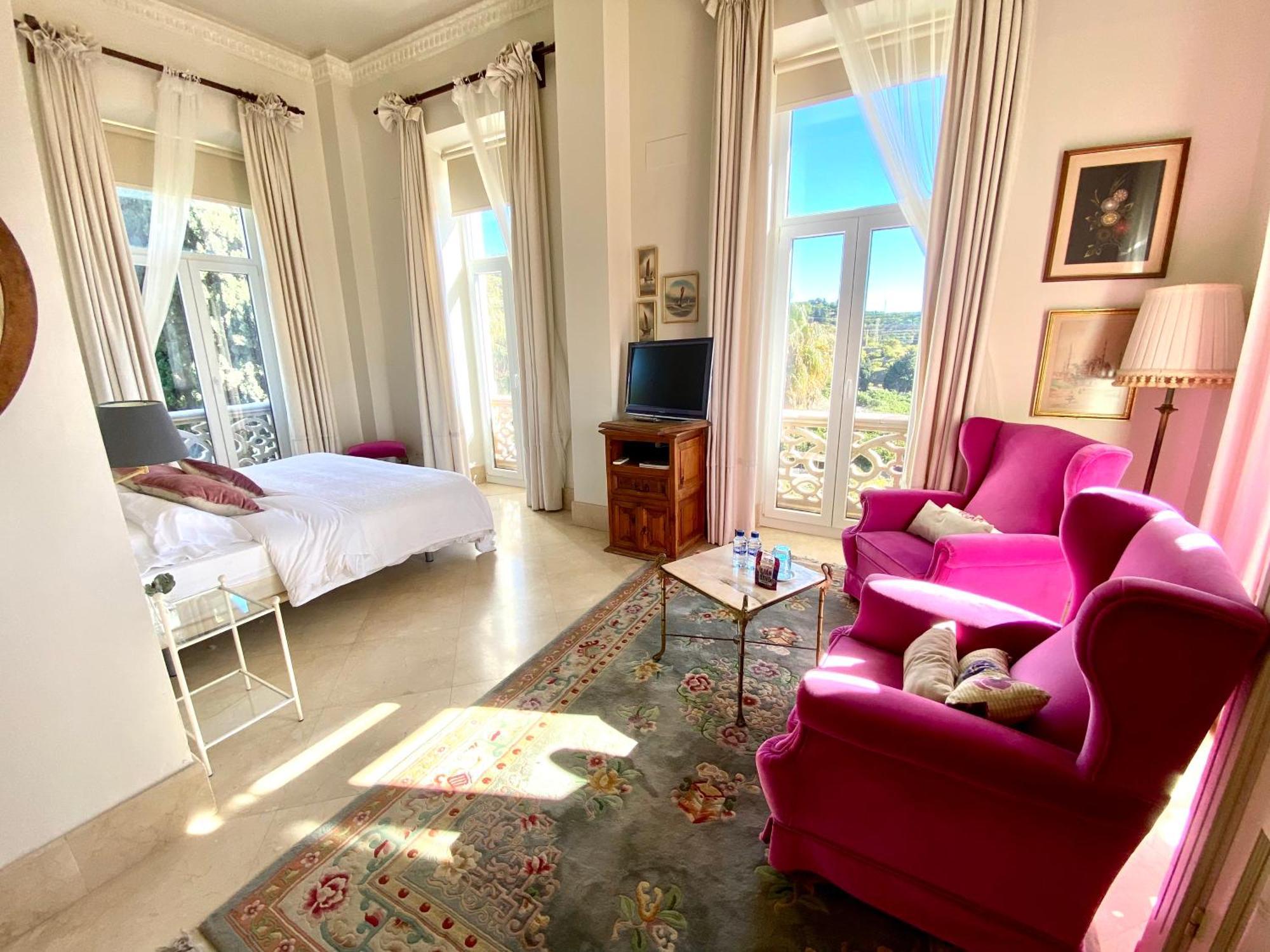 Casa De Bates 3*