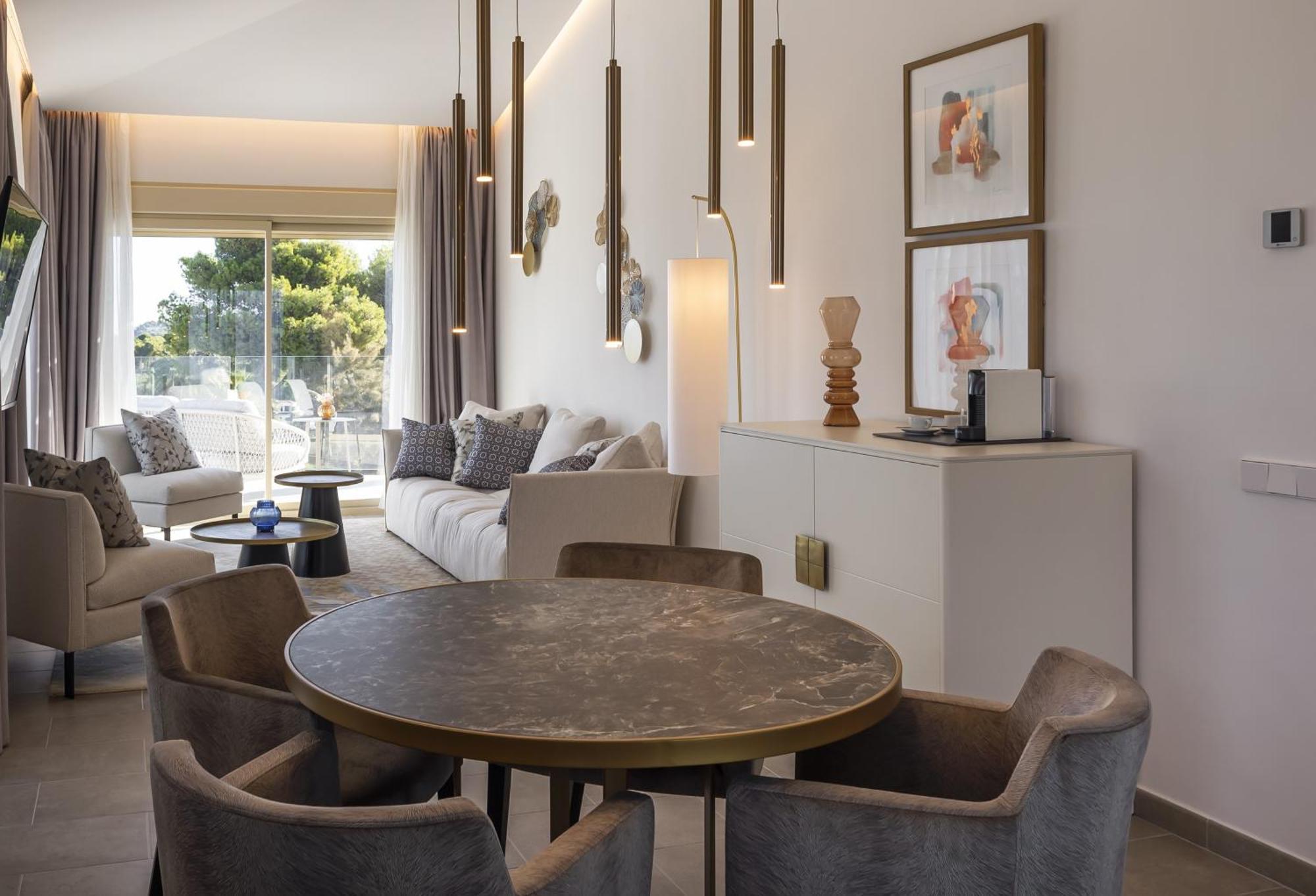 Dionis Boutique & 4*