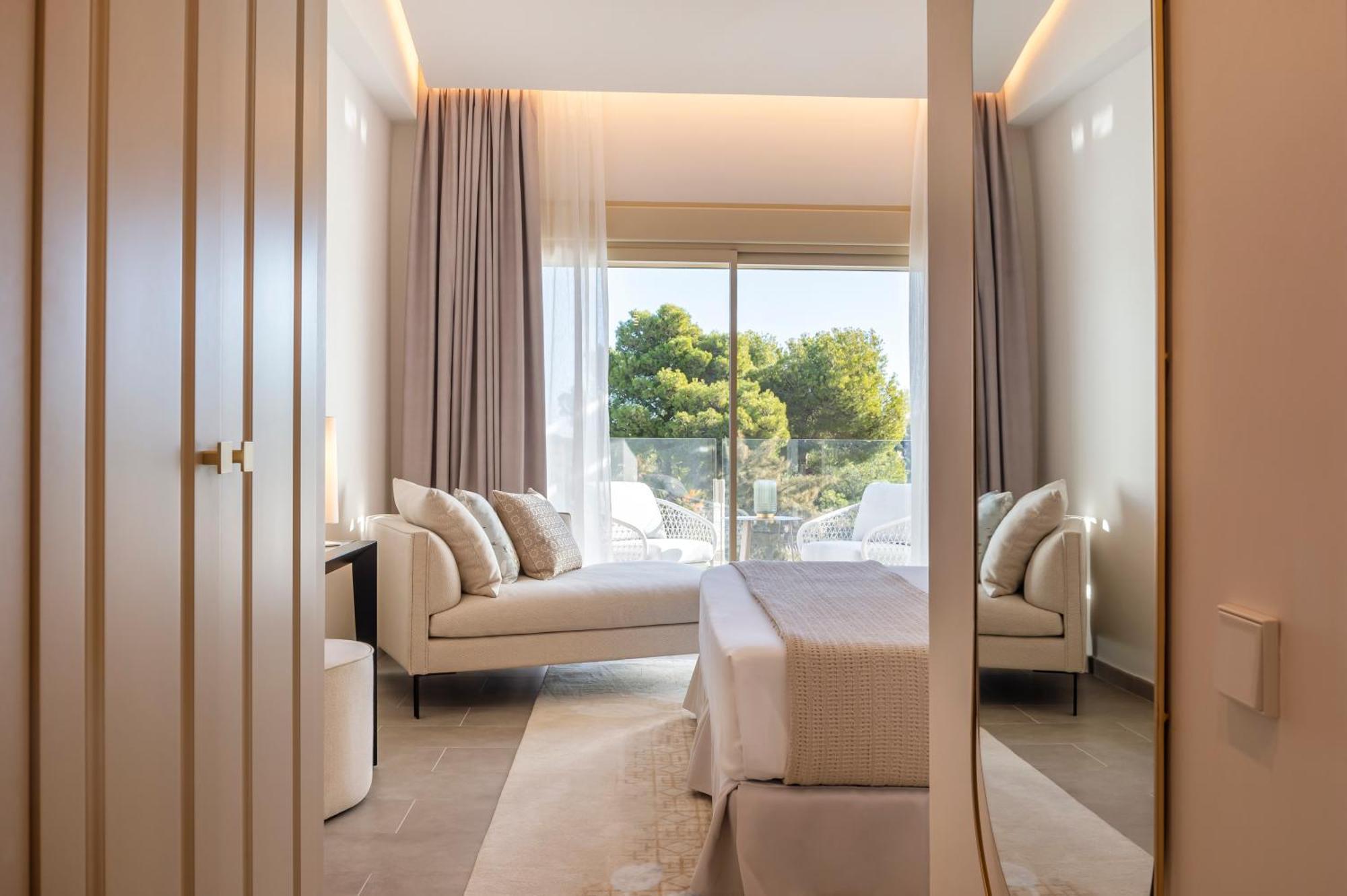 Hotel Dionis Boutique & 4*