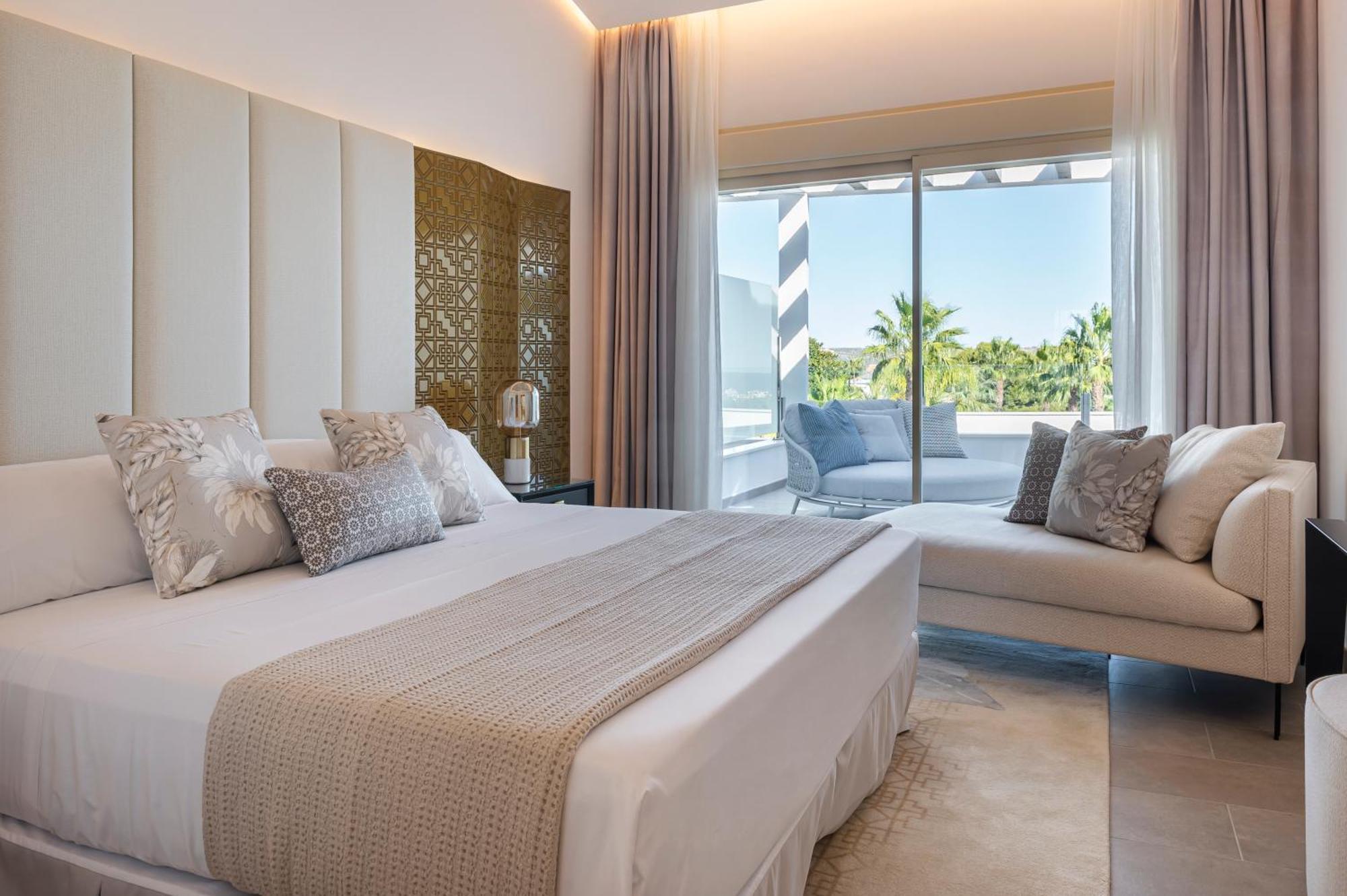 Dionis Boutique & Hotel