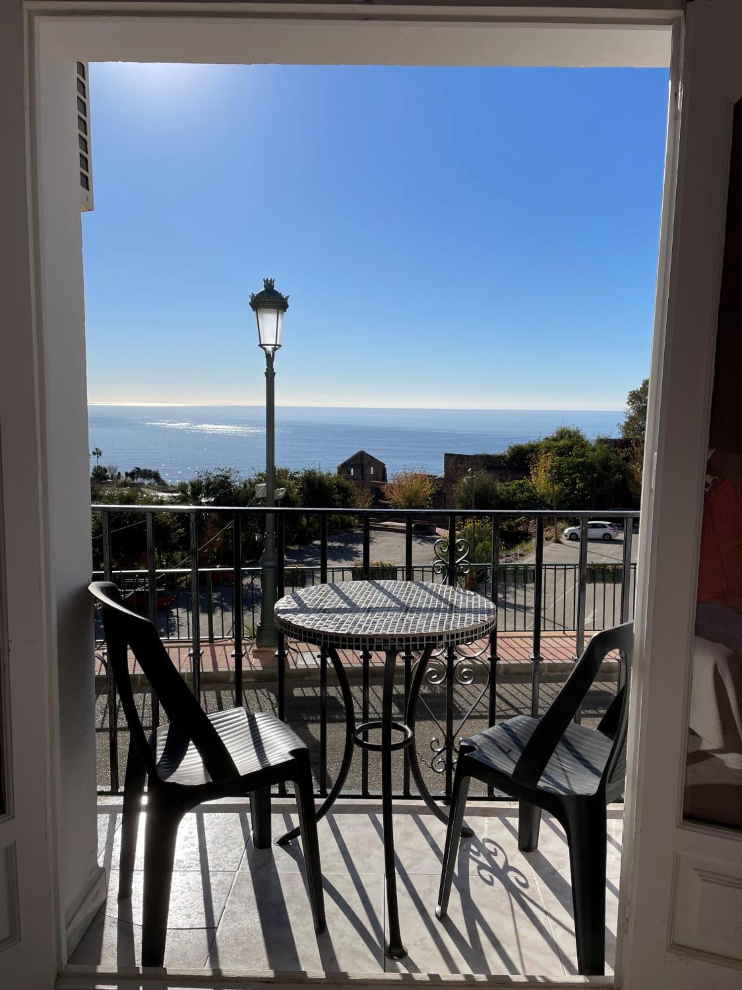 Balcon De Apartment