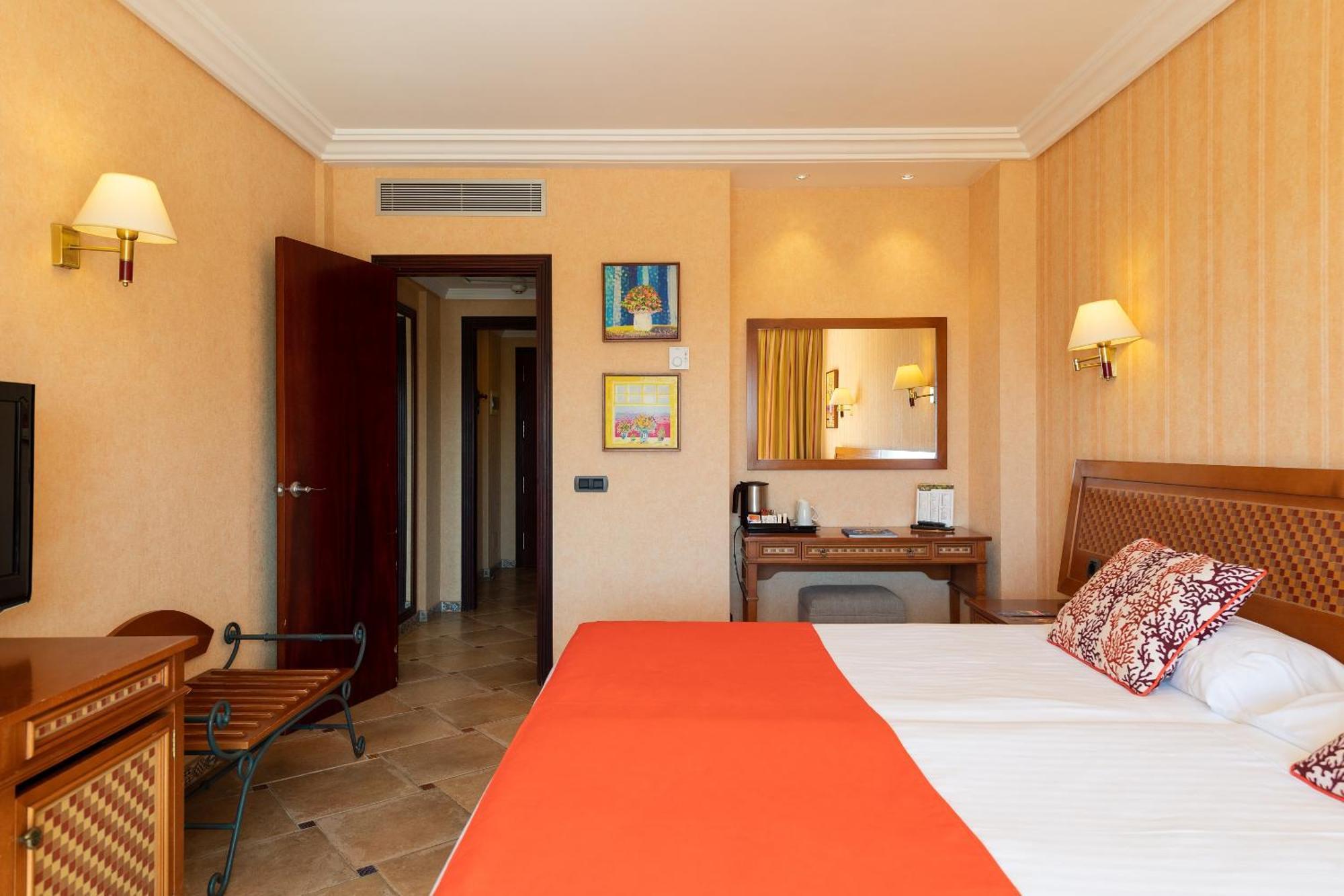 Hotel Cordial Mogan Playa 4*