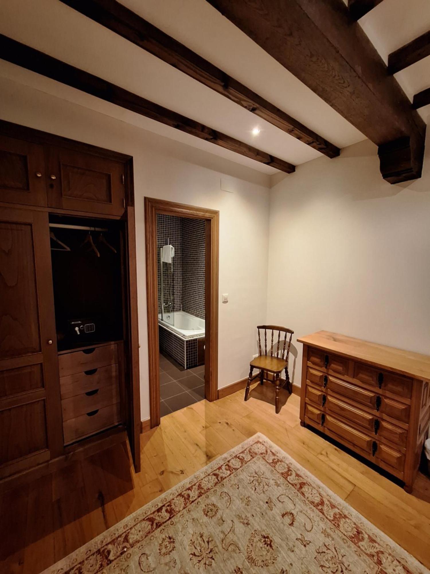 Apartment Palacion De Santillana