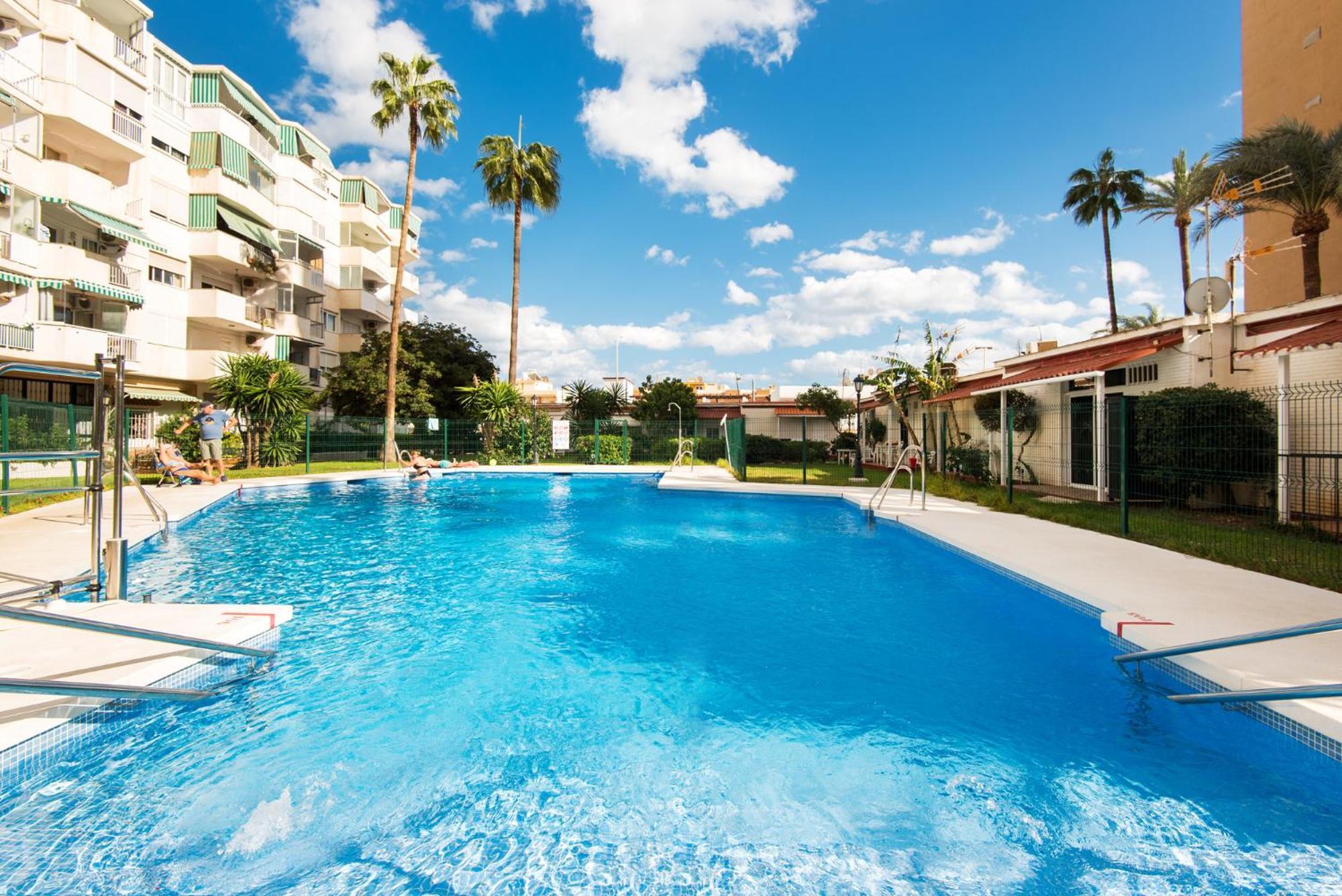 Aloha Torres Carihuela Apartamento Torremolinos