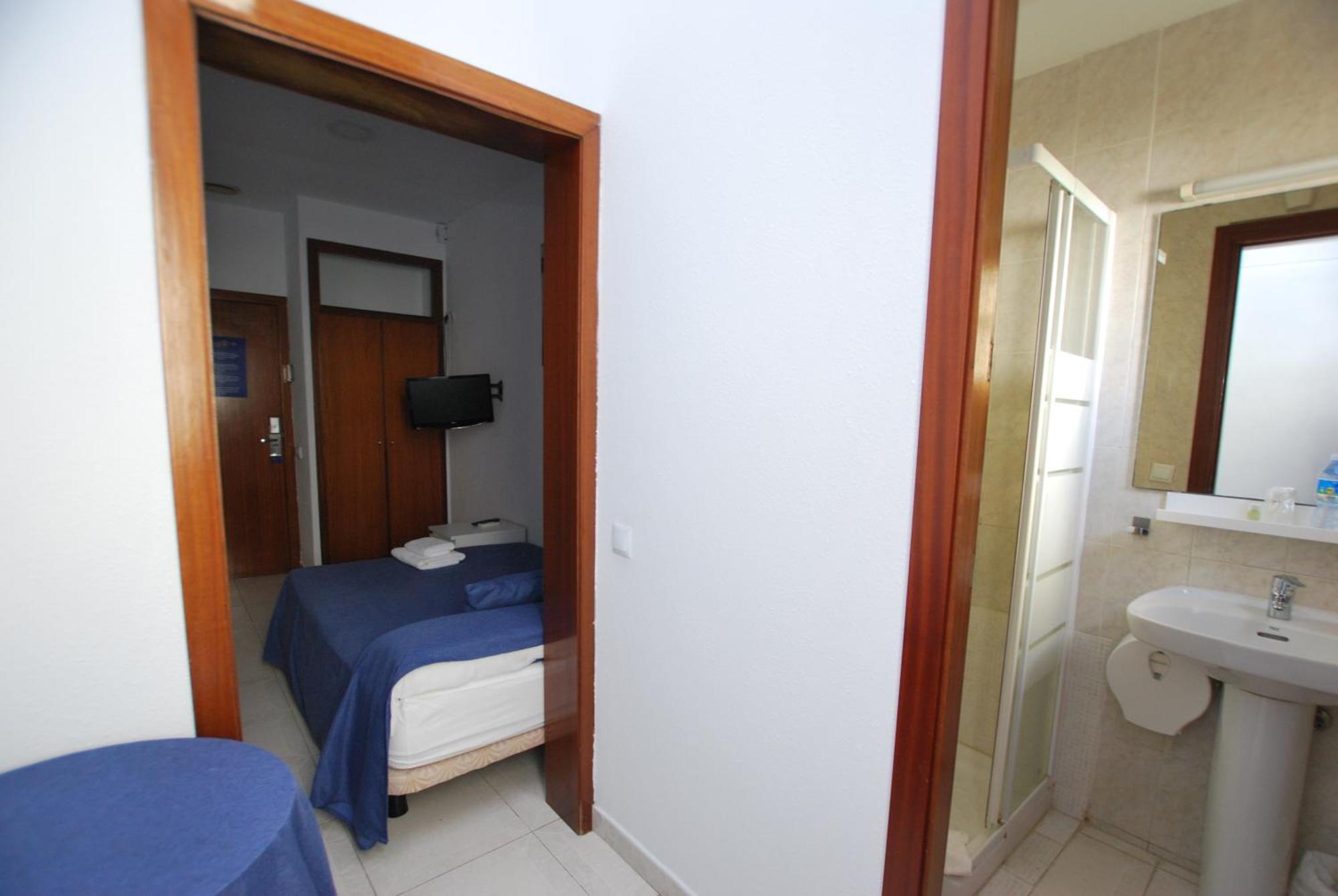 Hotel Tres Leones 2*
