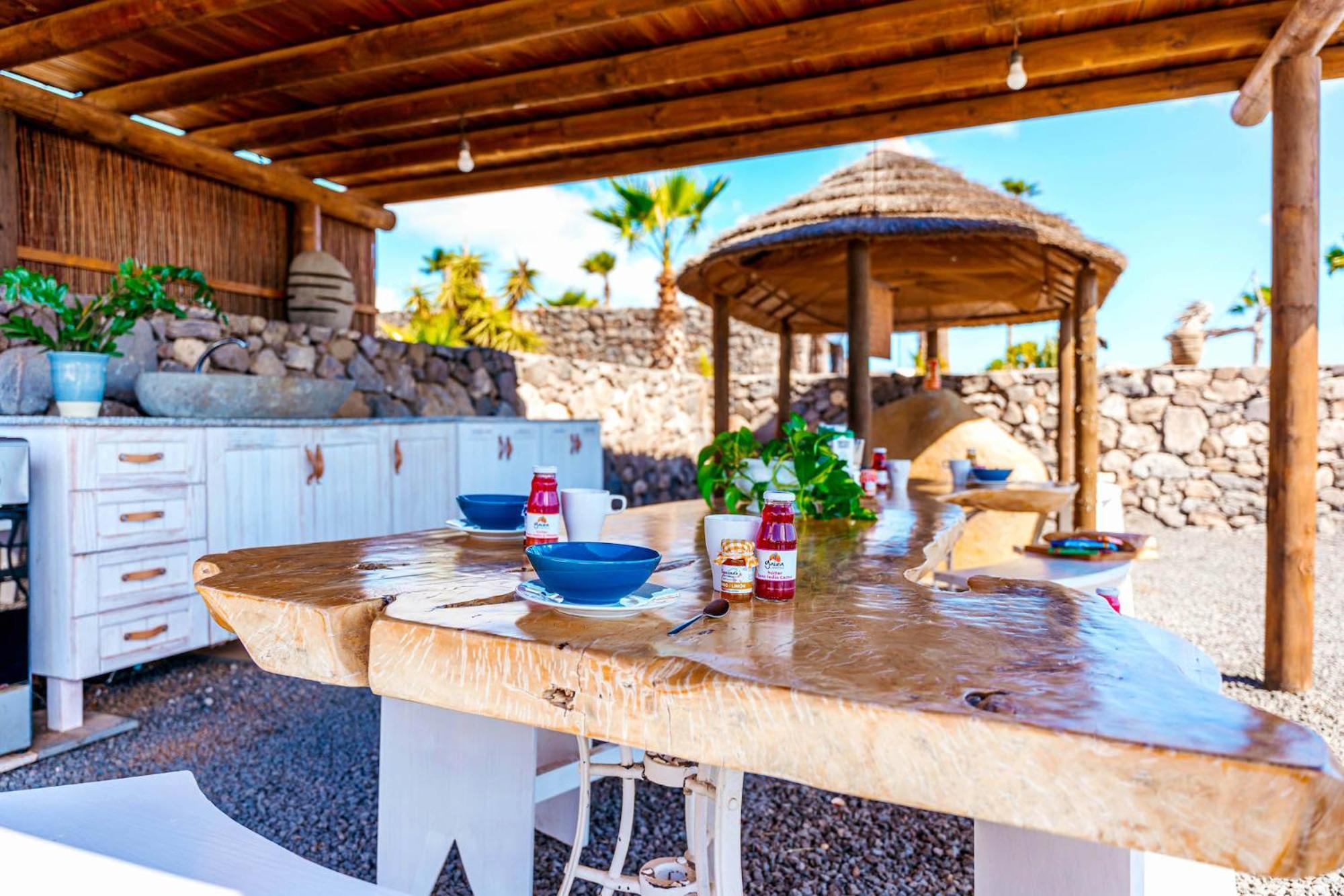 Resort De Arrieta Village - Yurts And Stone - Shared Pool - Walking Distance To Arrieta - Eco Friendly