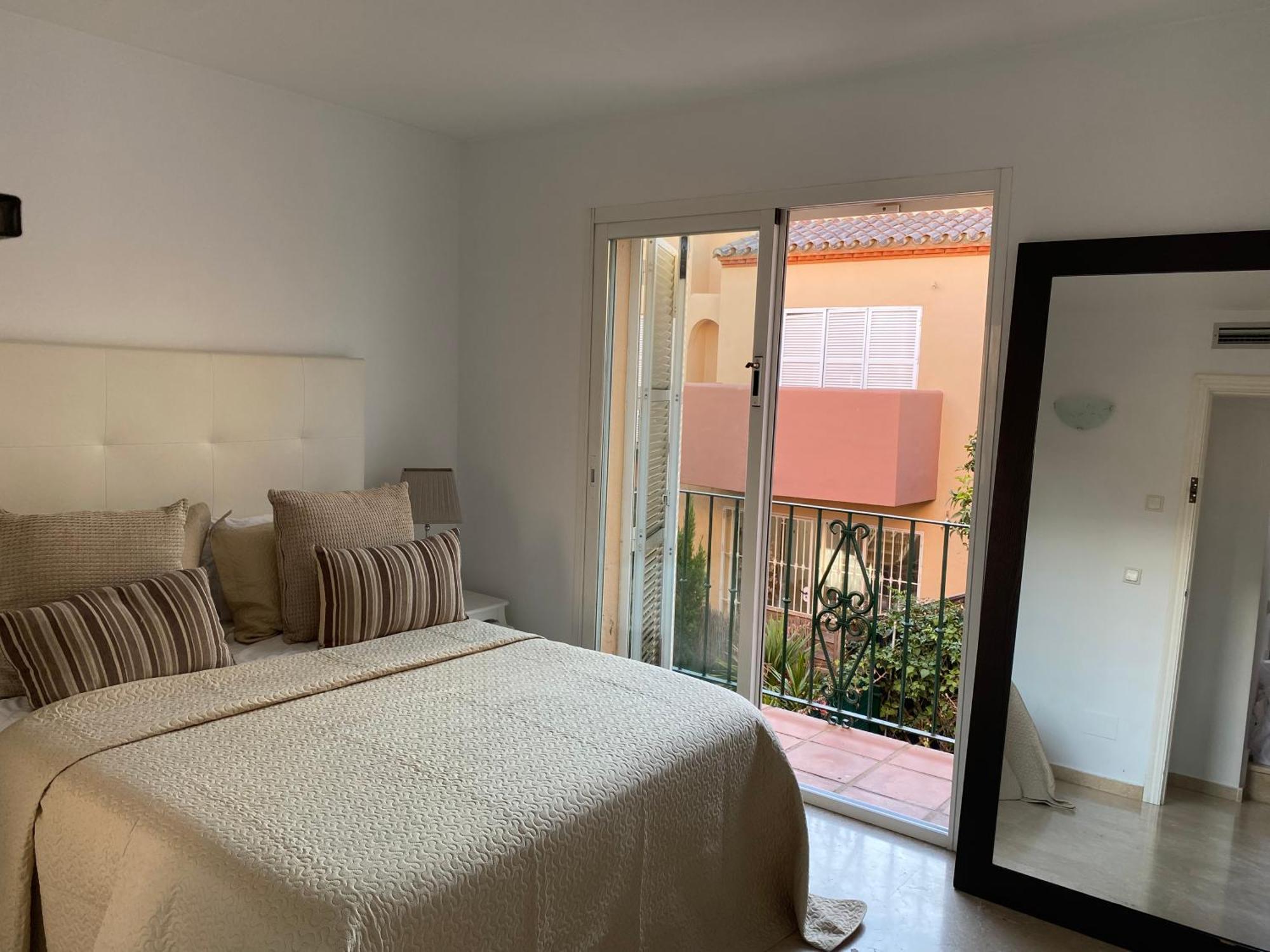 Condes De Iza Nueva Andalucia Holiday home *