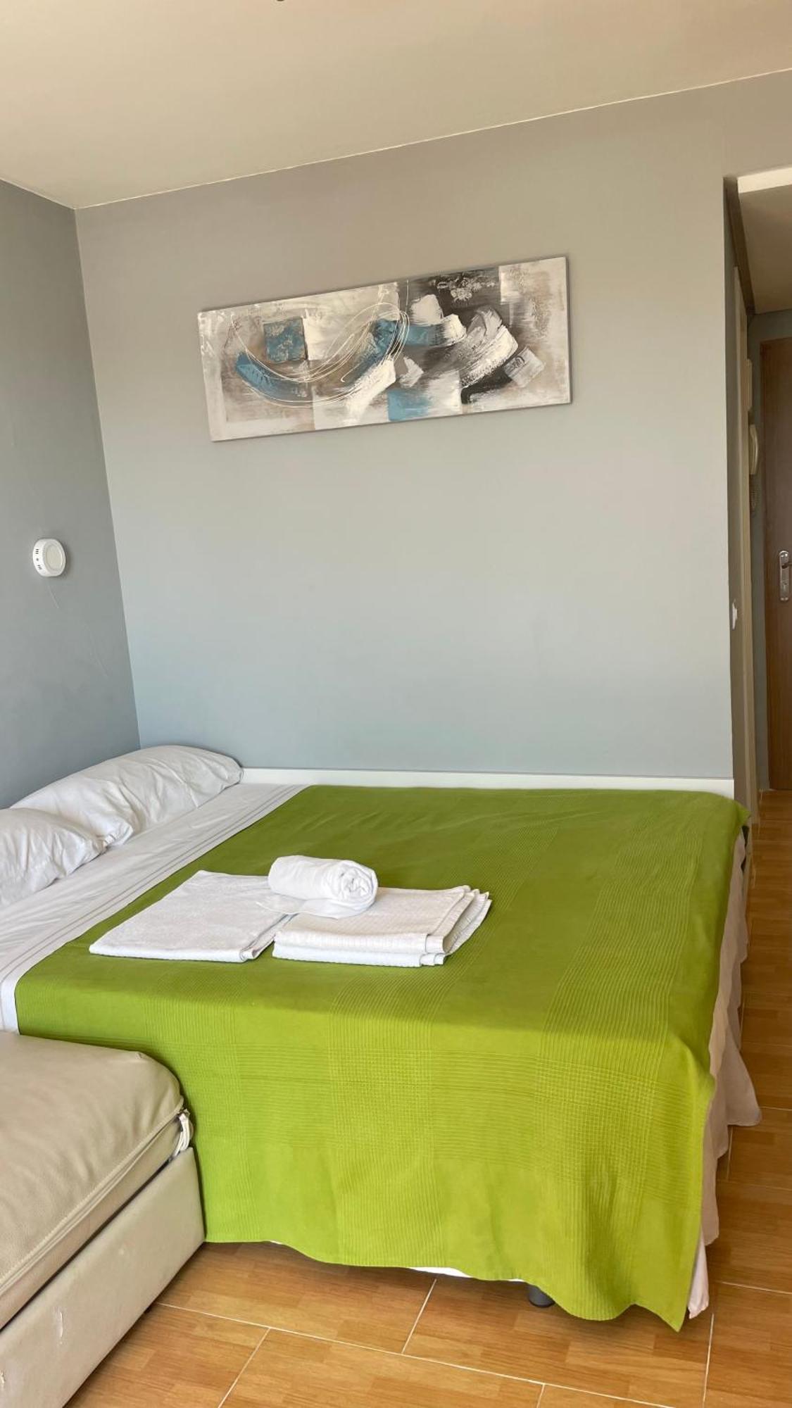 ,apartamento-estudio Primera Linea De Playa Bed & Breakfast Benalmadena