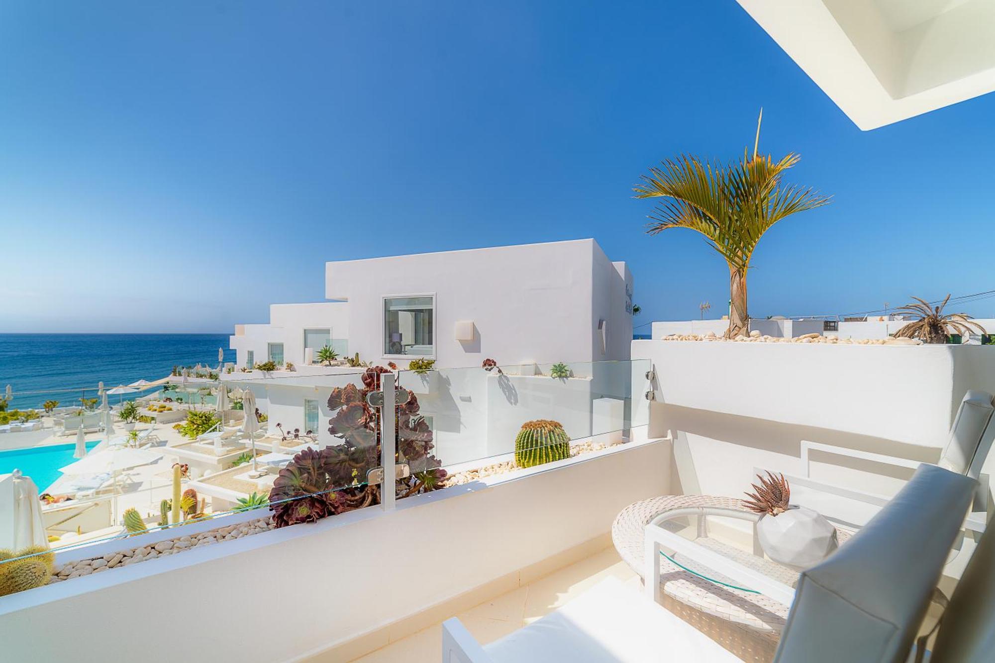 Lani's De Luxe - Adults Only 5*